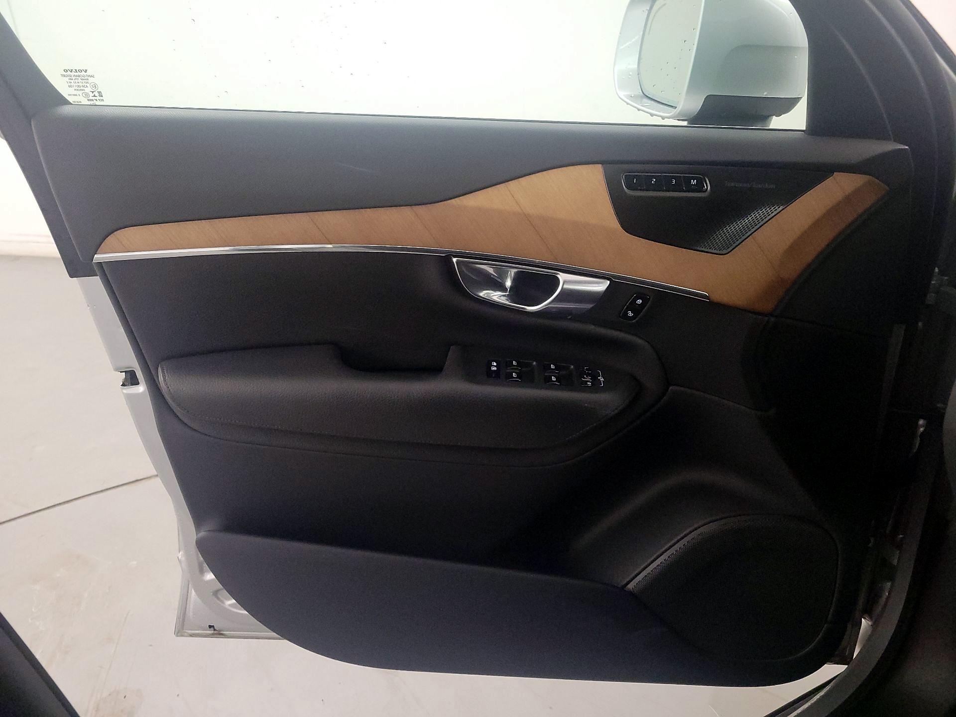 Thumbnail: 2022 Volvo XC90 - 12