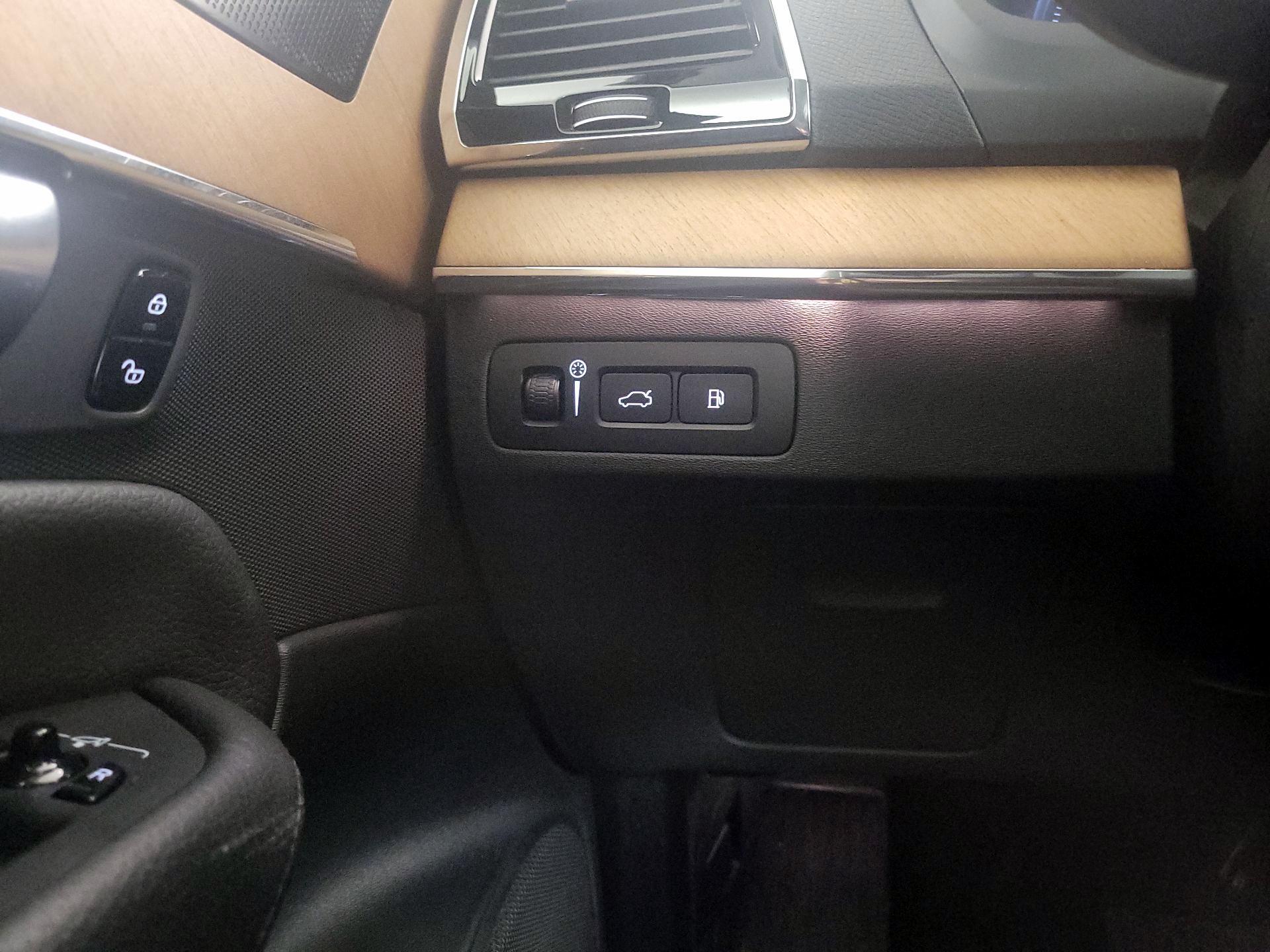 Thumbnail: 2022 Volvo XC90 - 13