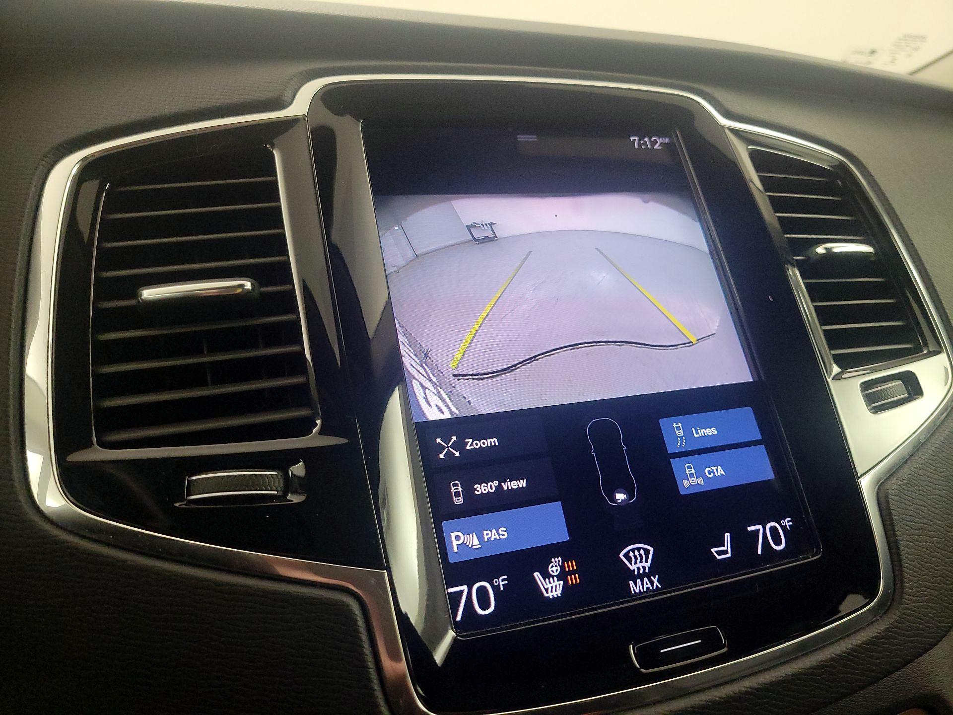 Thumbnail: 2022 Volvo XC90 - 14