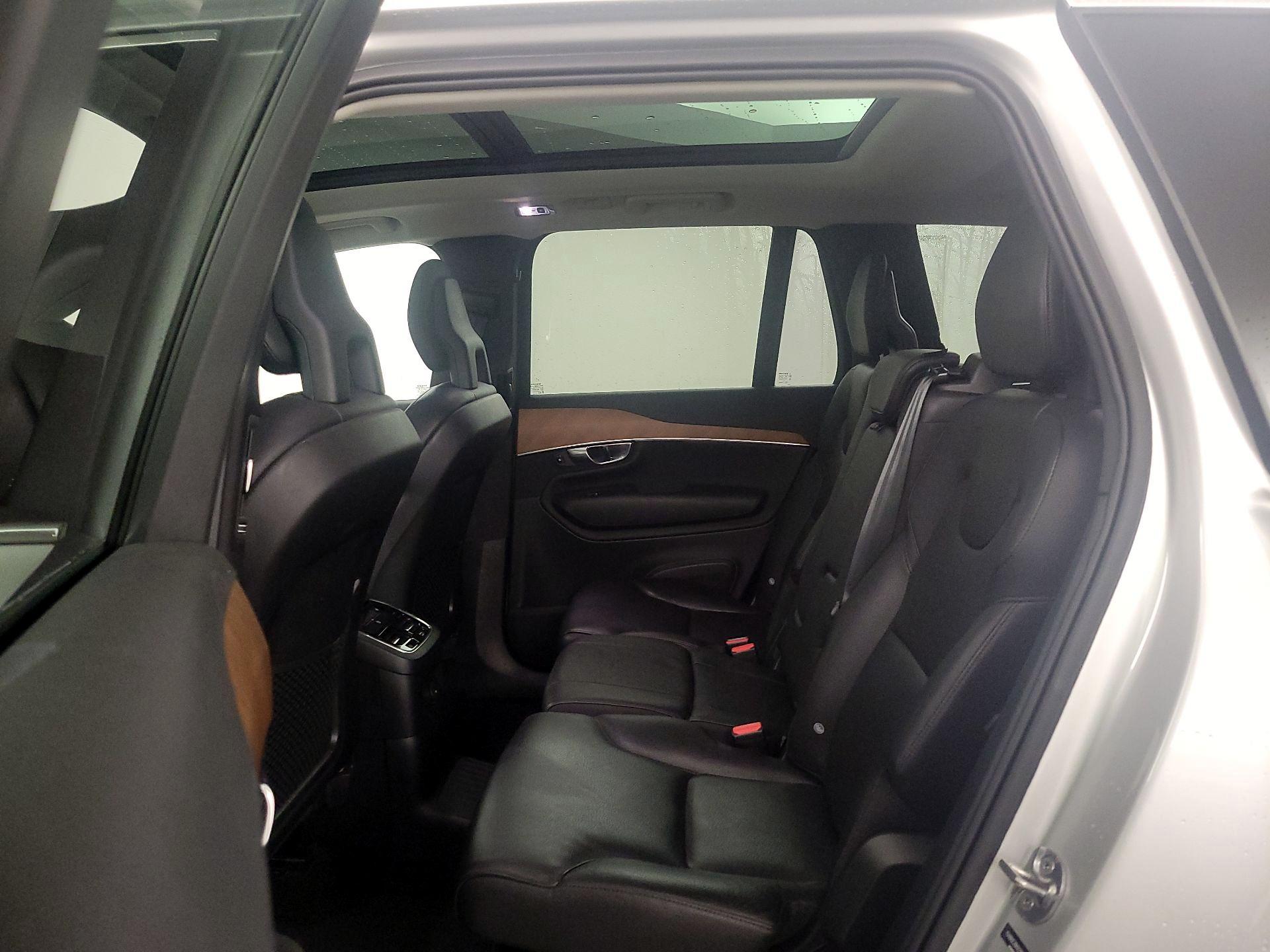 Thumbnail: 2022 Volvo XC90 - 20