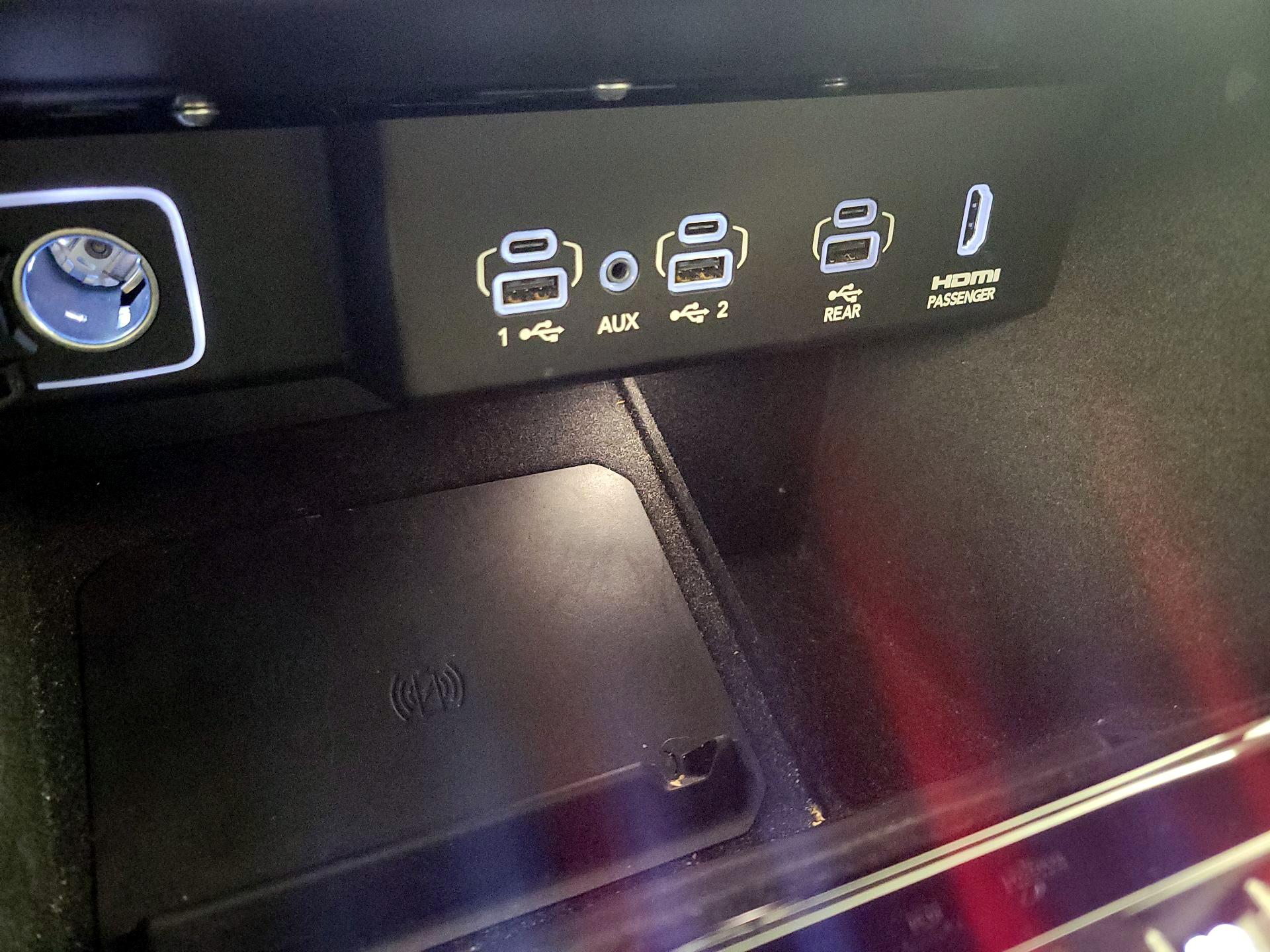 Thumbnail: 2022 Jeep Wagoneer - 19