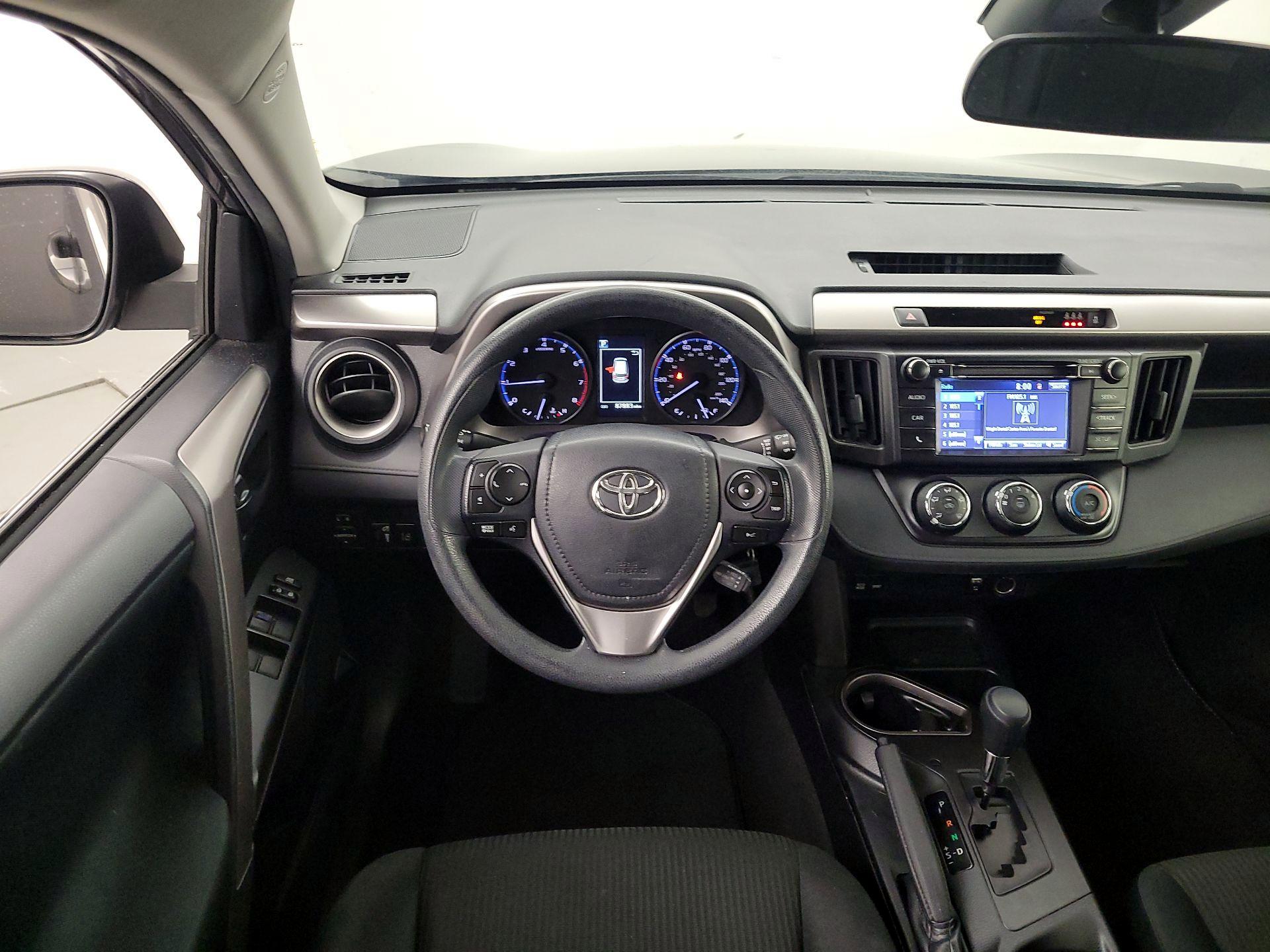 Thumbnail: 2018 Toyota RAV4 - 10