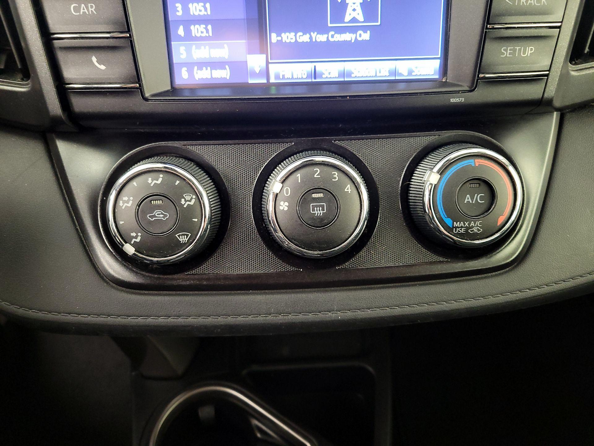 Thumbnail: 2018 Toyota RAV4 - 16