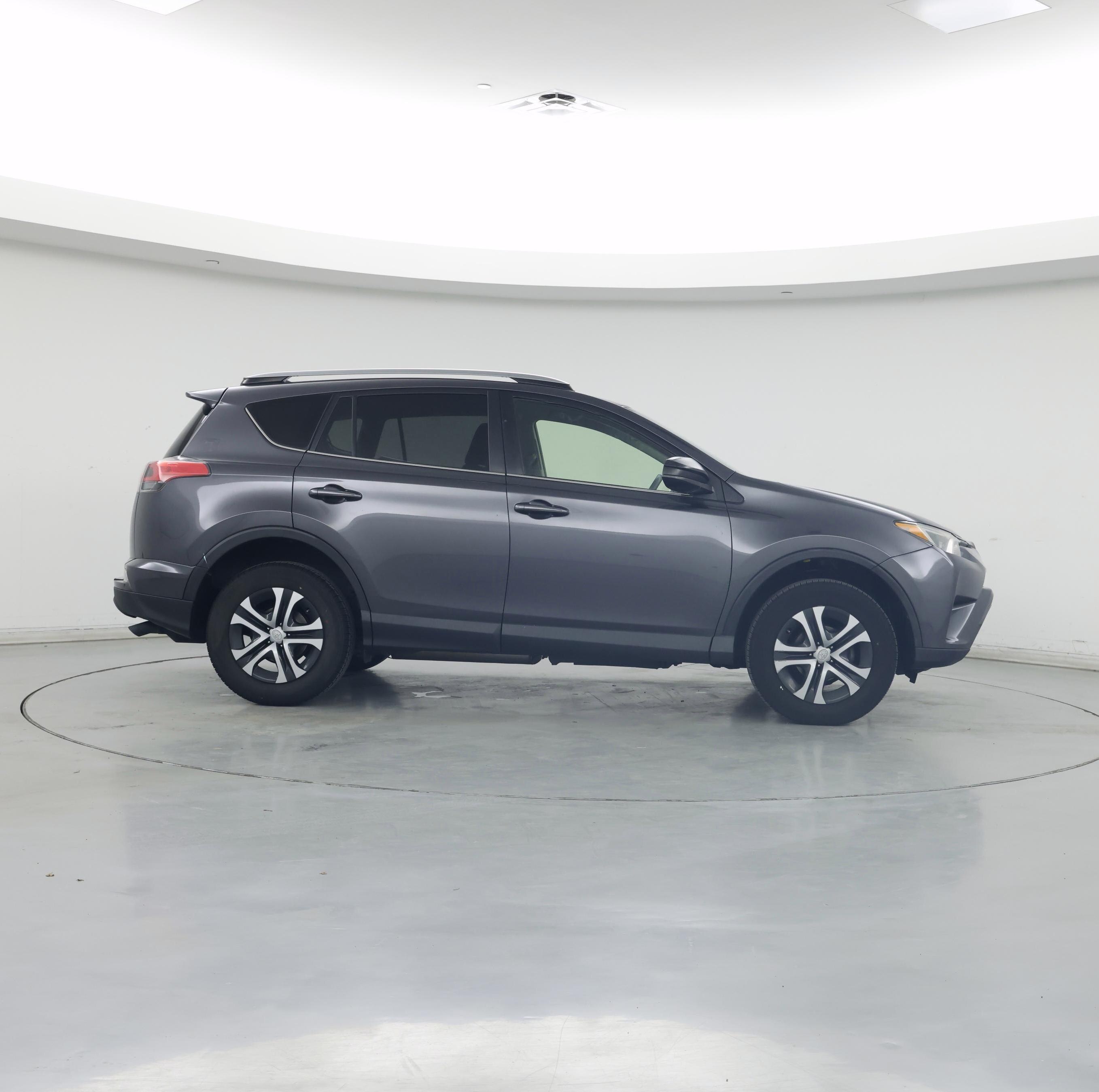 Thumbnail: 2018 Toyota RAV4 - 7