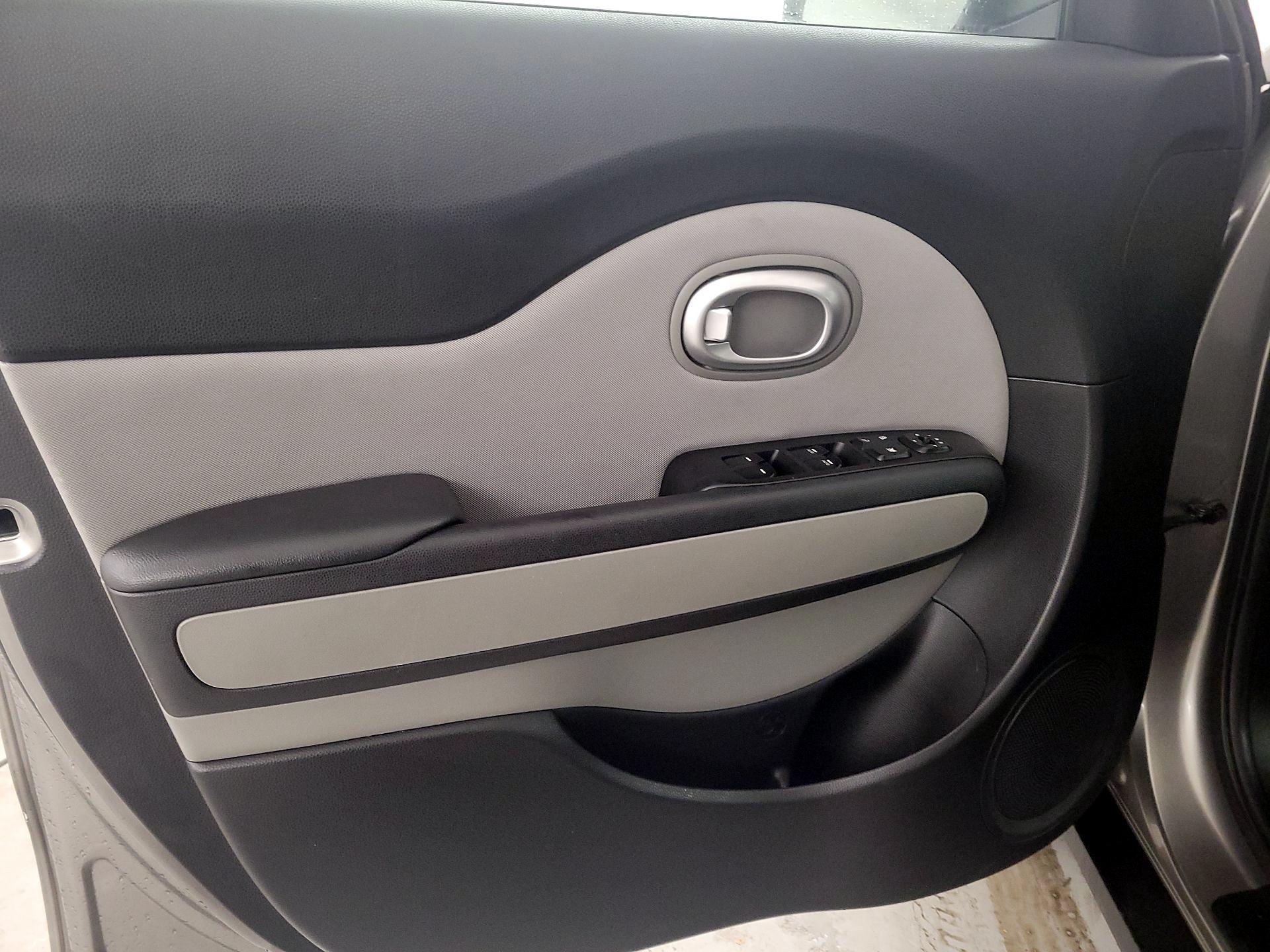 Thumbnail: 2014 Kia Soul - 12