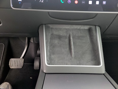 USB/AUX Ports