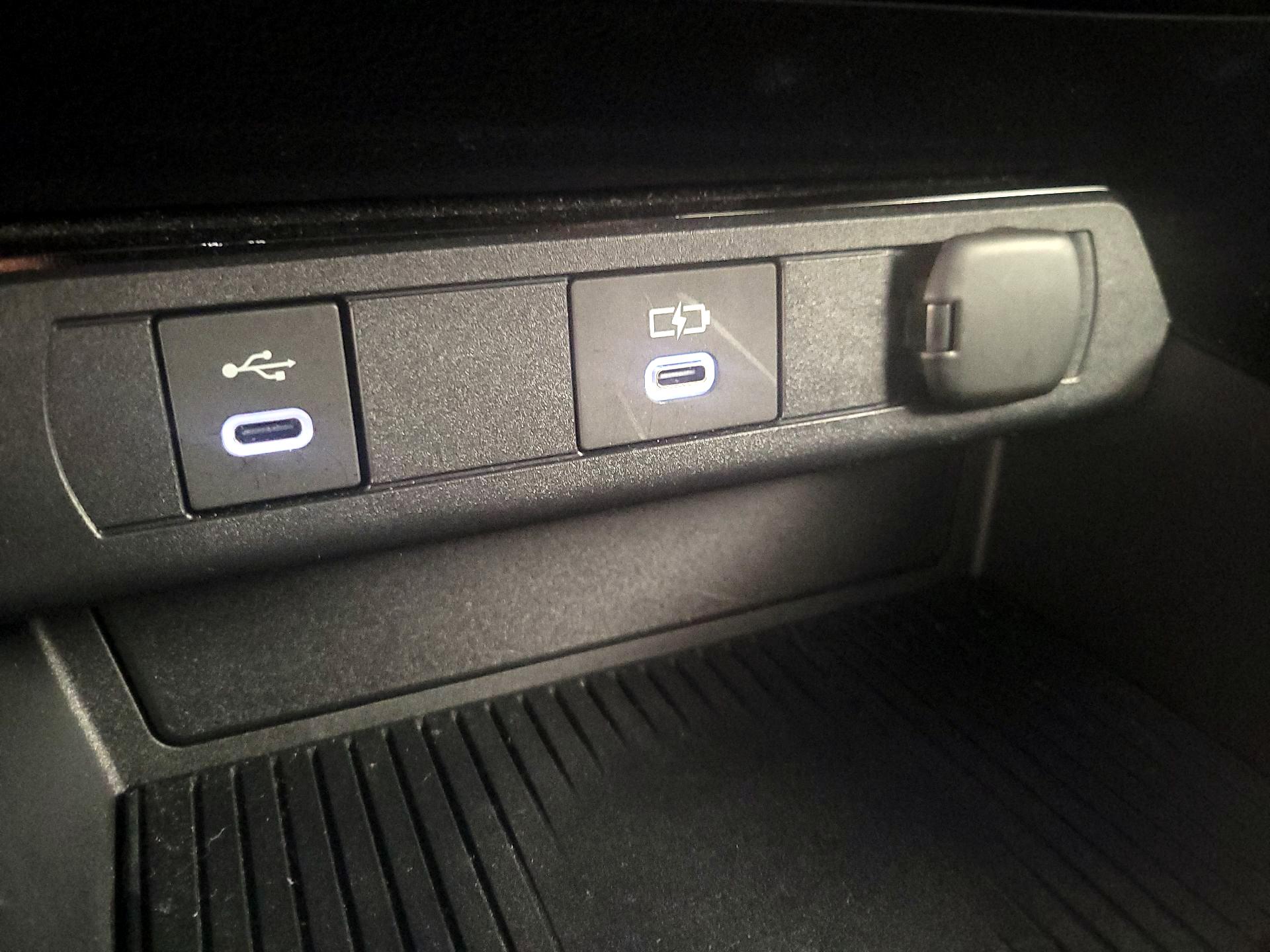 Thumbnail: 2024 Toyota Prius - 18