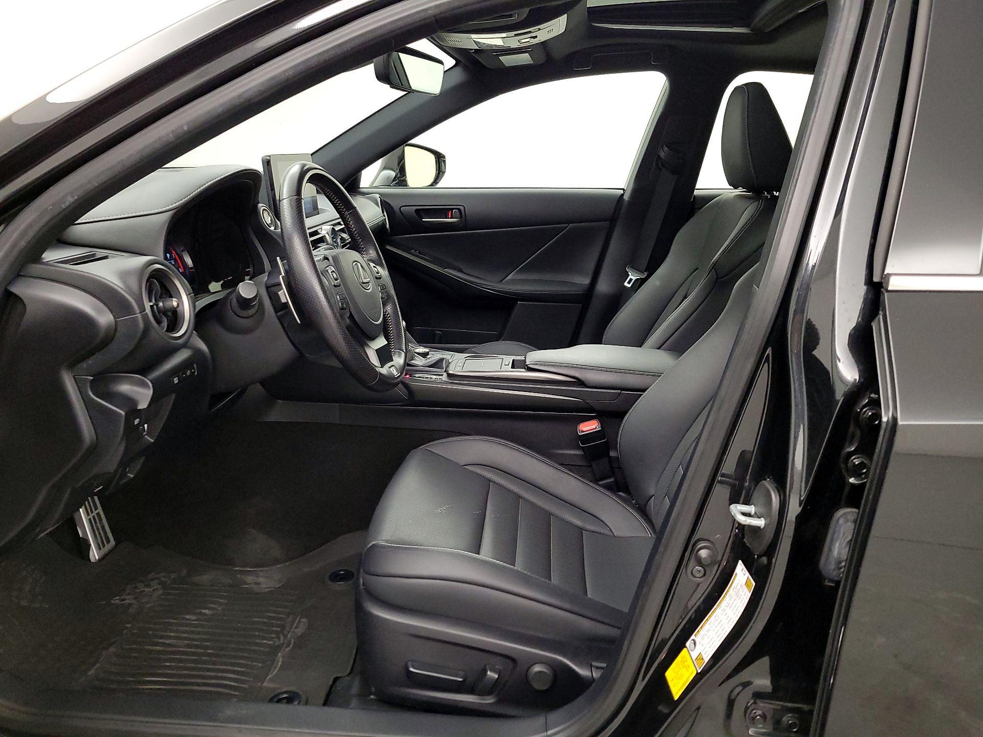 Thumbnail: 2022 Lexus IS - 11