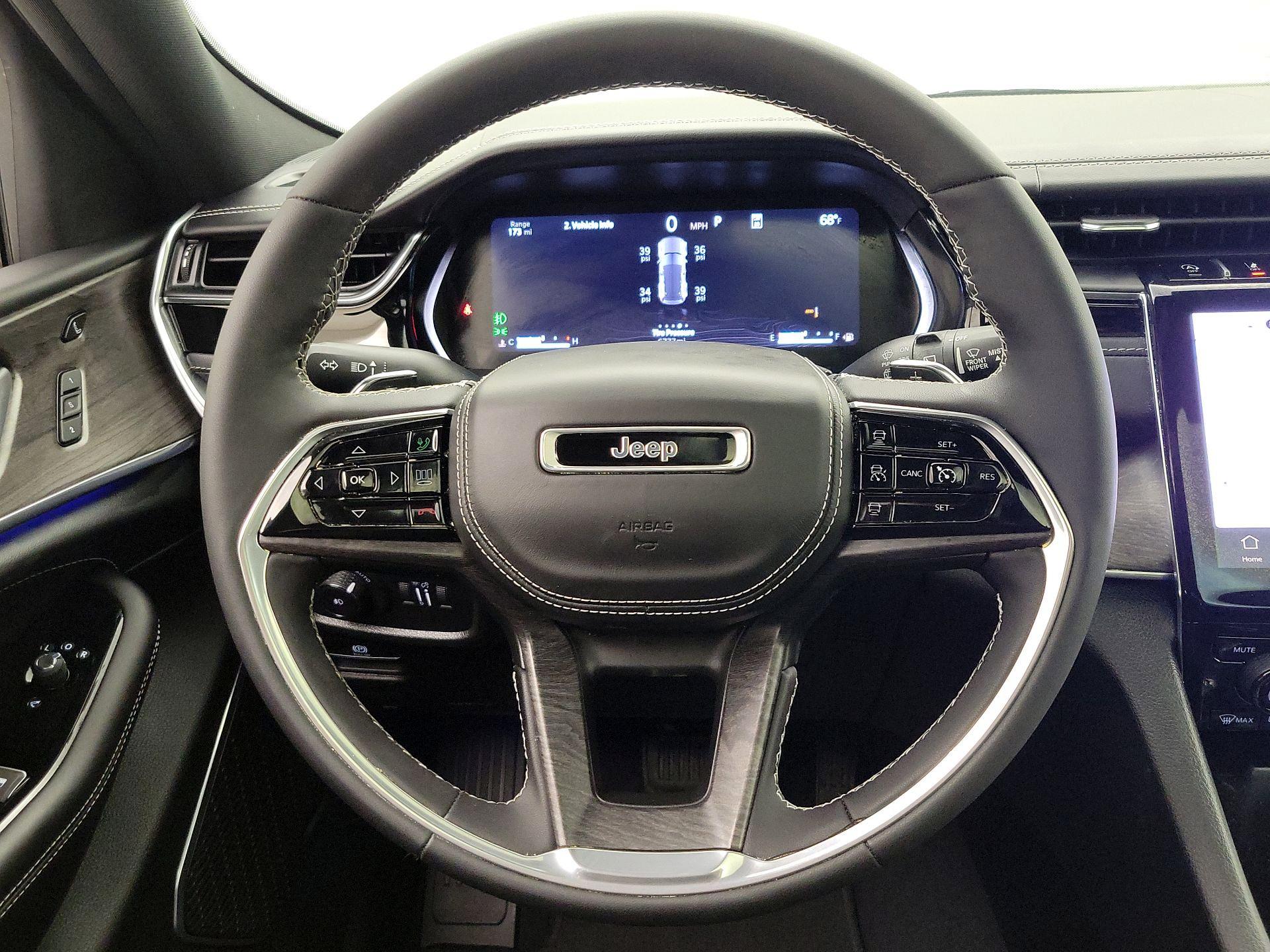 Thumbnail: 2023 Jeep Grand Cherokee - 10