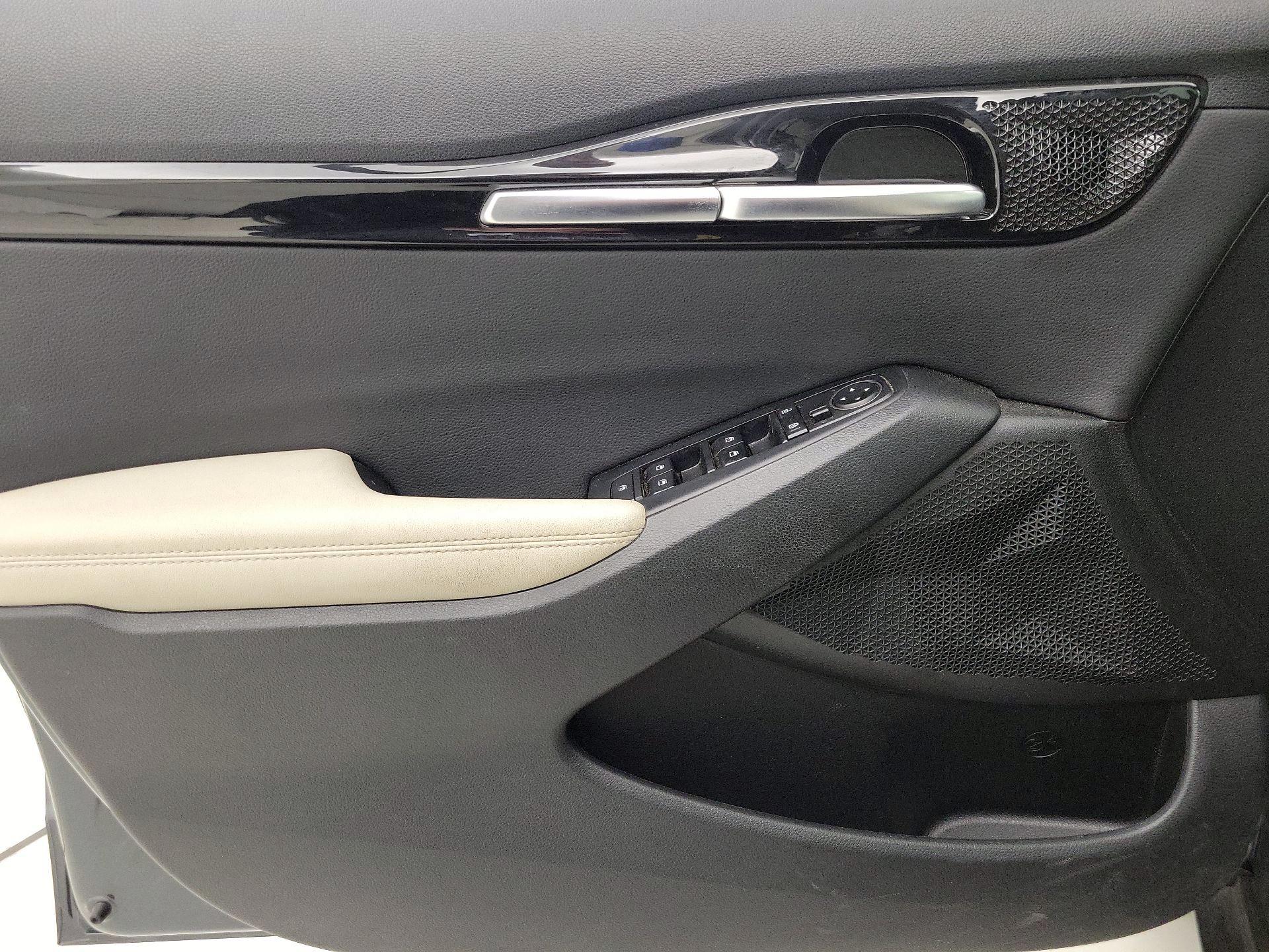 Thumbnail: 2023 Kia Seltos - 12