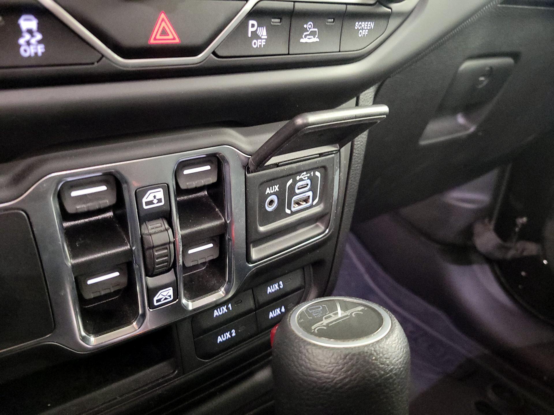 Thumbnail: 2021 Jeep Gladiator - 19