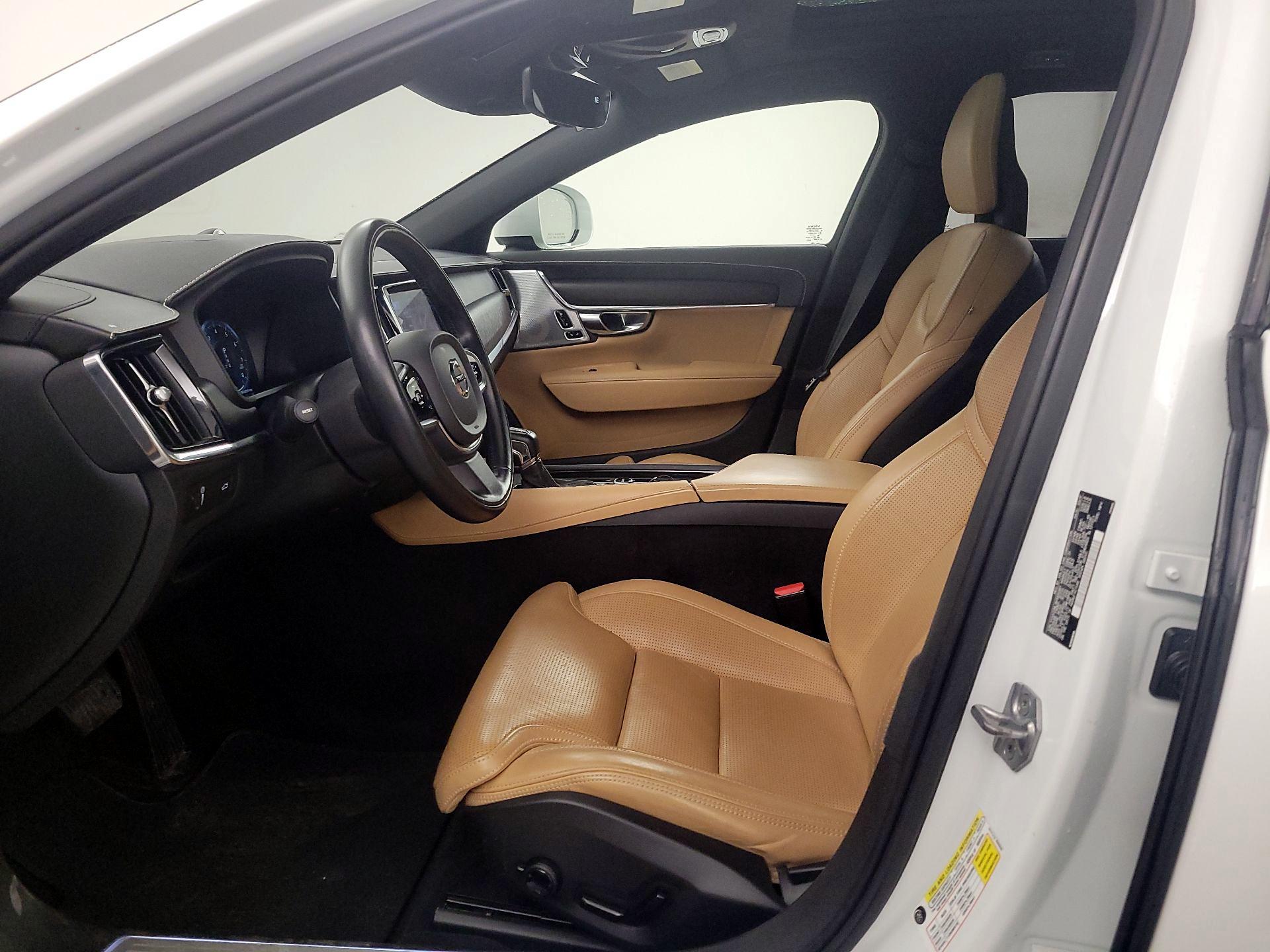 Thumbnail: 2017 Volvo V90 - 11