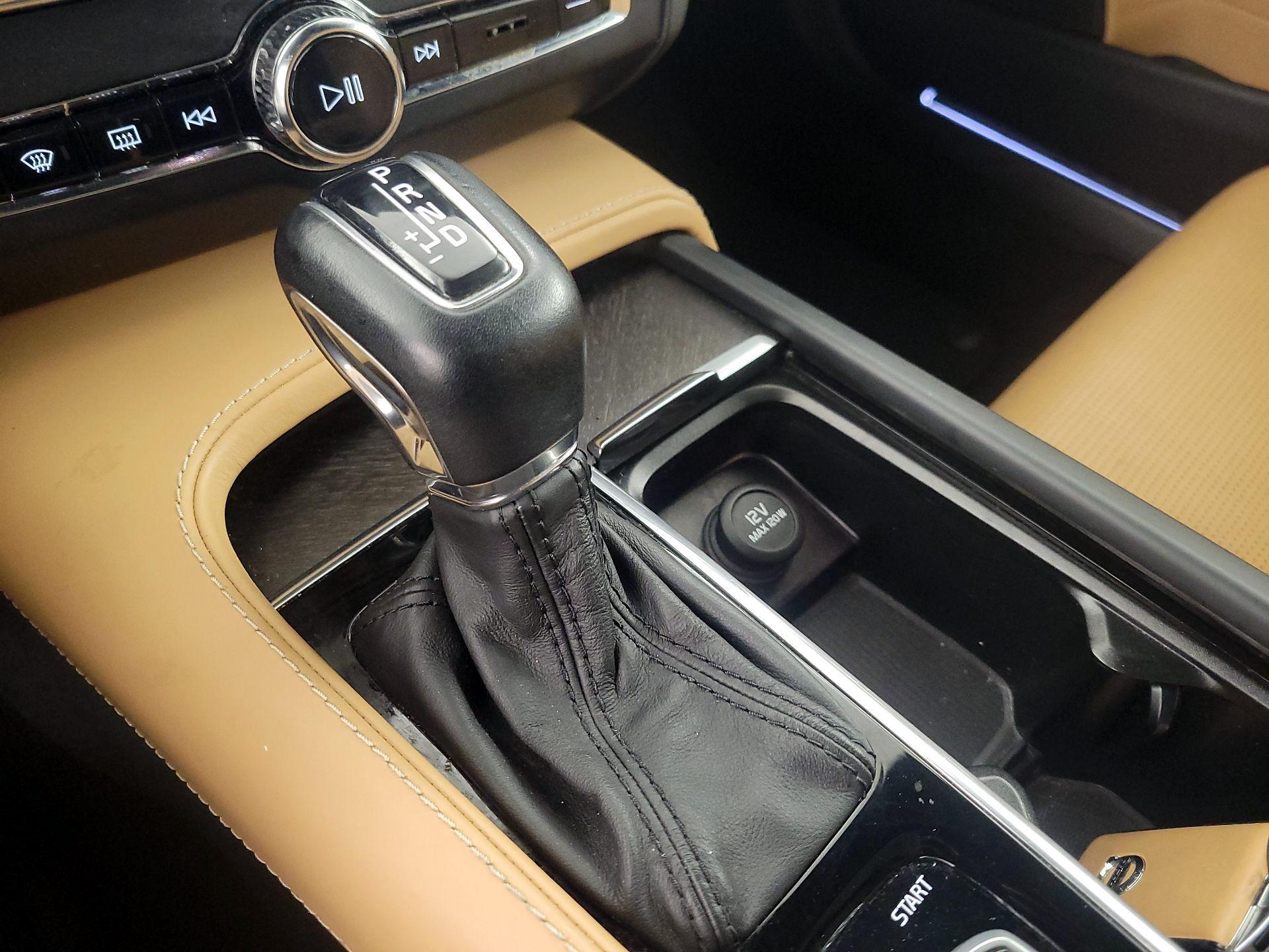 Thumbnail: 2017 Volvo V90 - 18