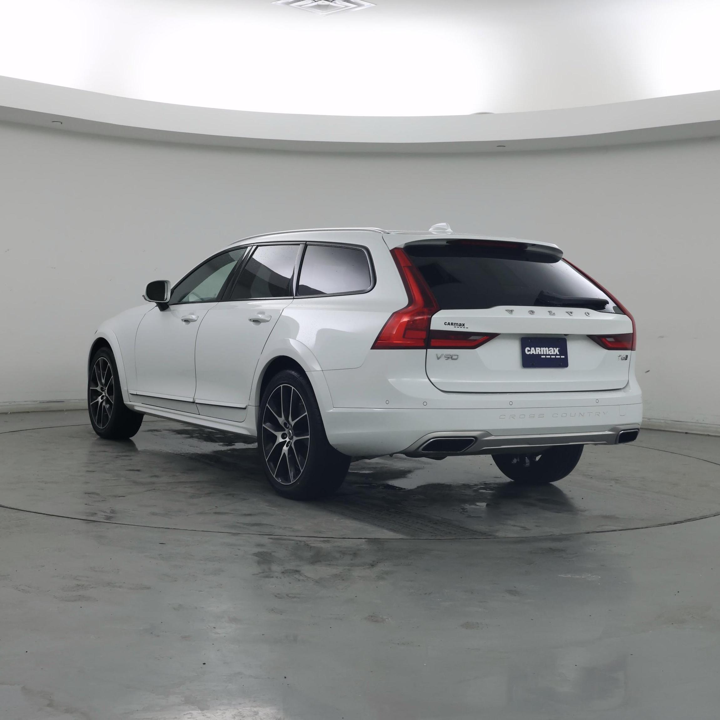 Thumbnail: 2017 Volvo V90 - 2