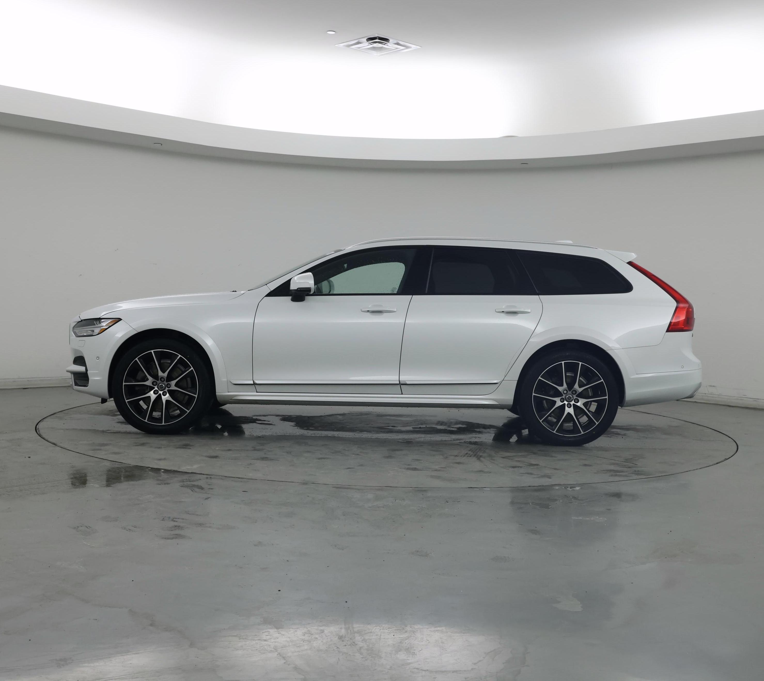 Thumbnail: 2017 Volvo V90 - 3