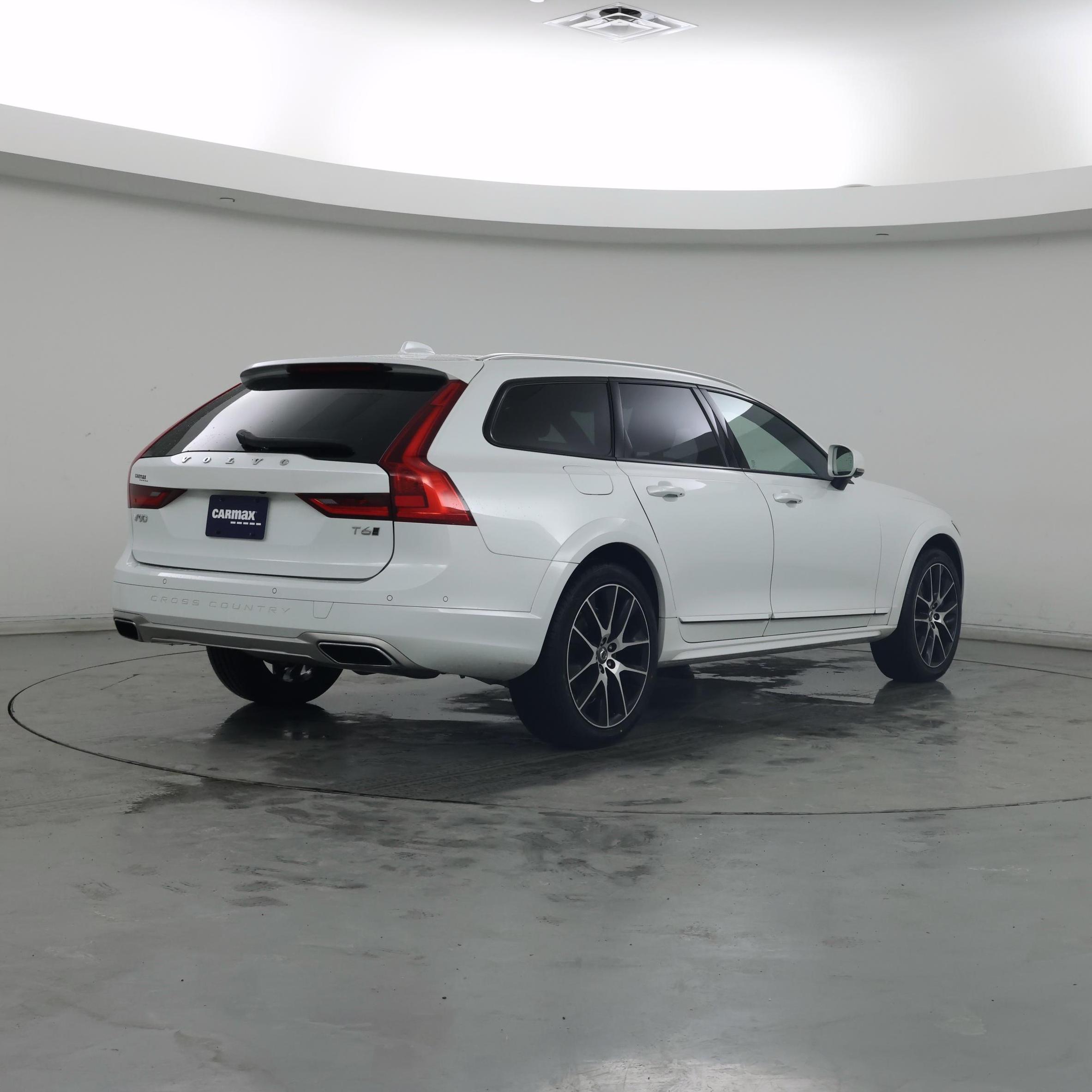 Thumbnail: 2017 Volvo V90 - 8