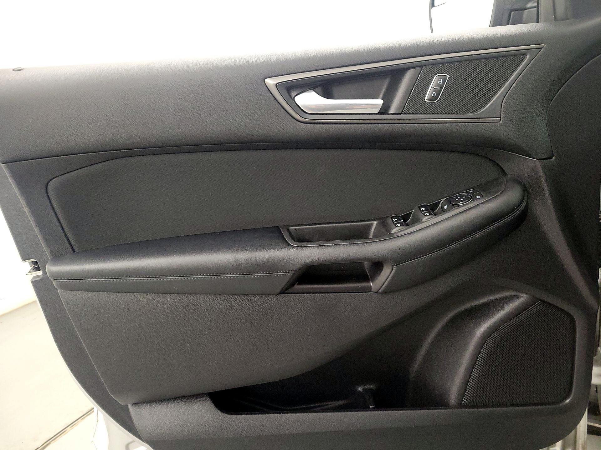 Thumbnail: 2018 Ford Edge - 12