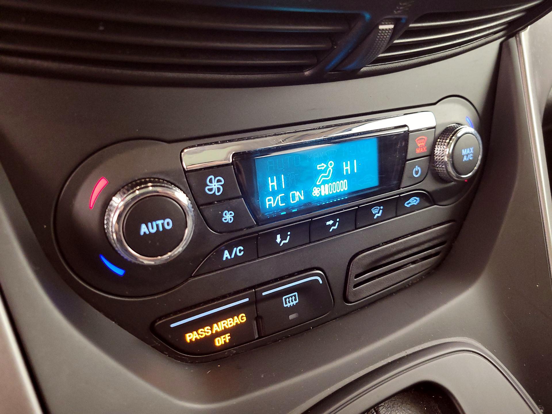 Thumbnail: 2015 Ford Escape - 16