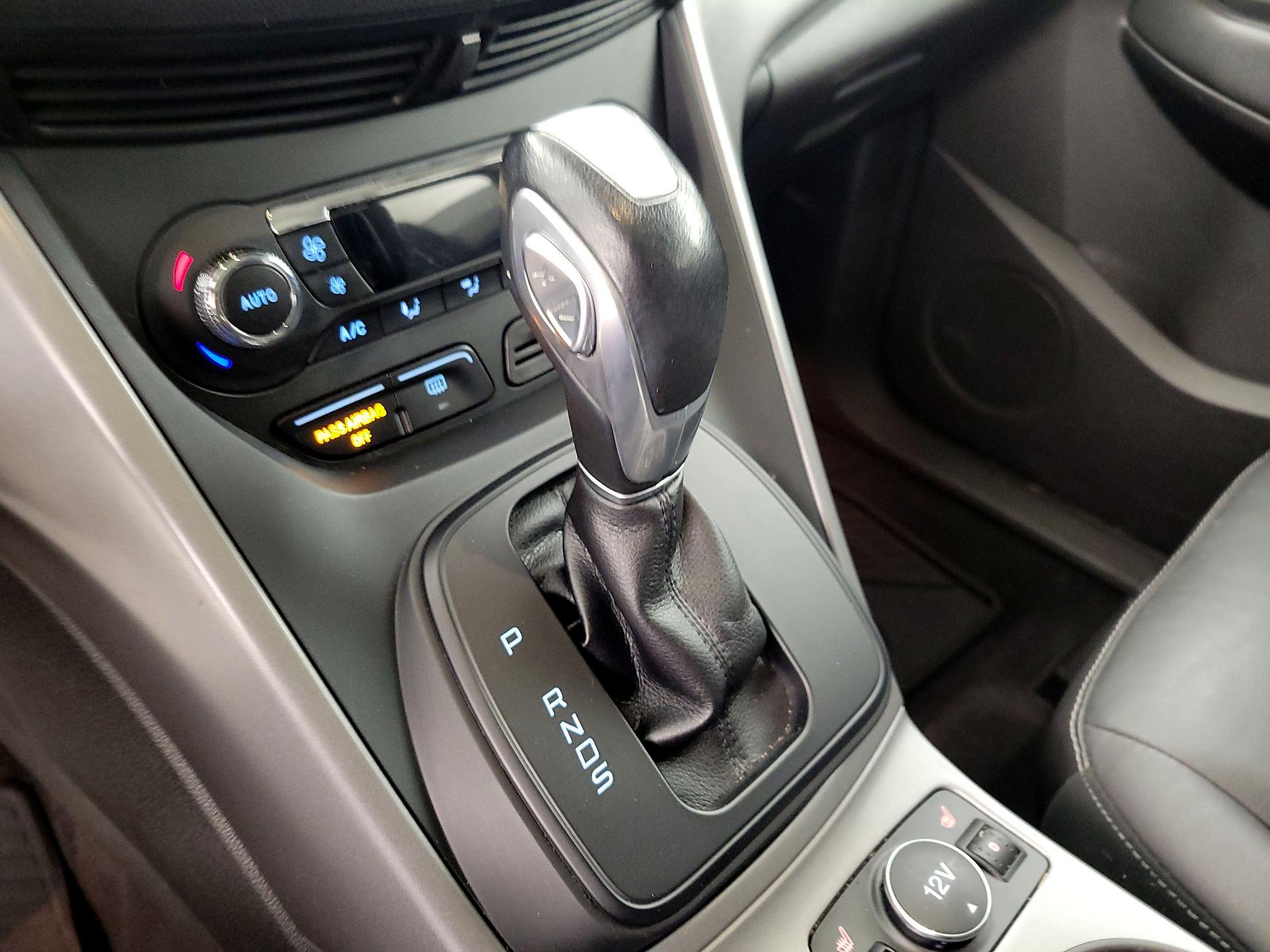 Thumbnail: 2015 Ford Escape - 17