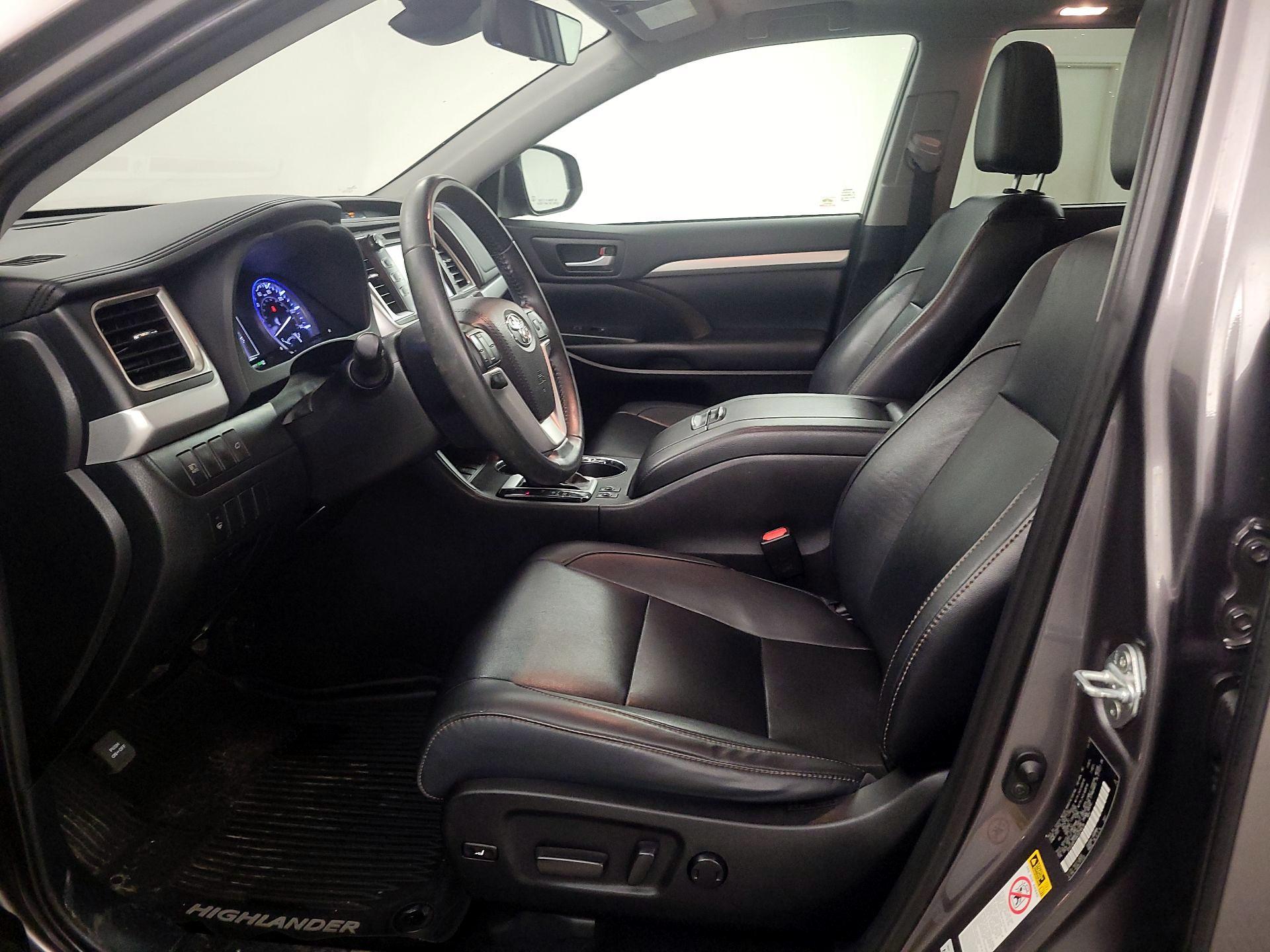 Thumbnail: 2019 Toyota Highlander - 11