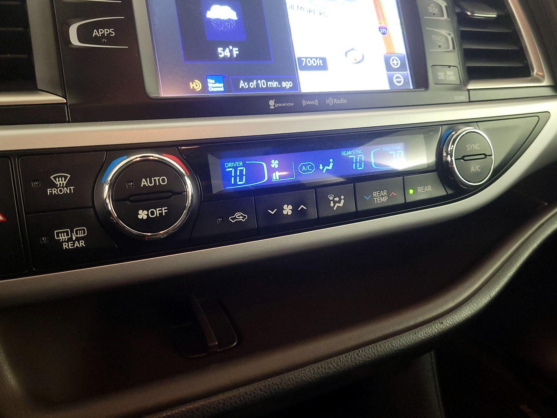 Thumbnail: 2019 Toyota Highlander - 17