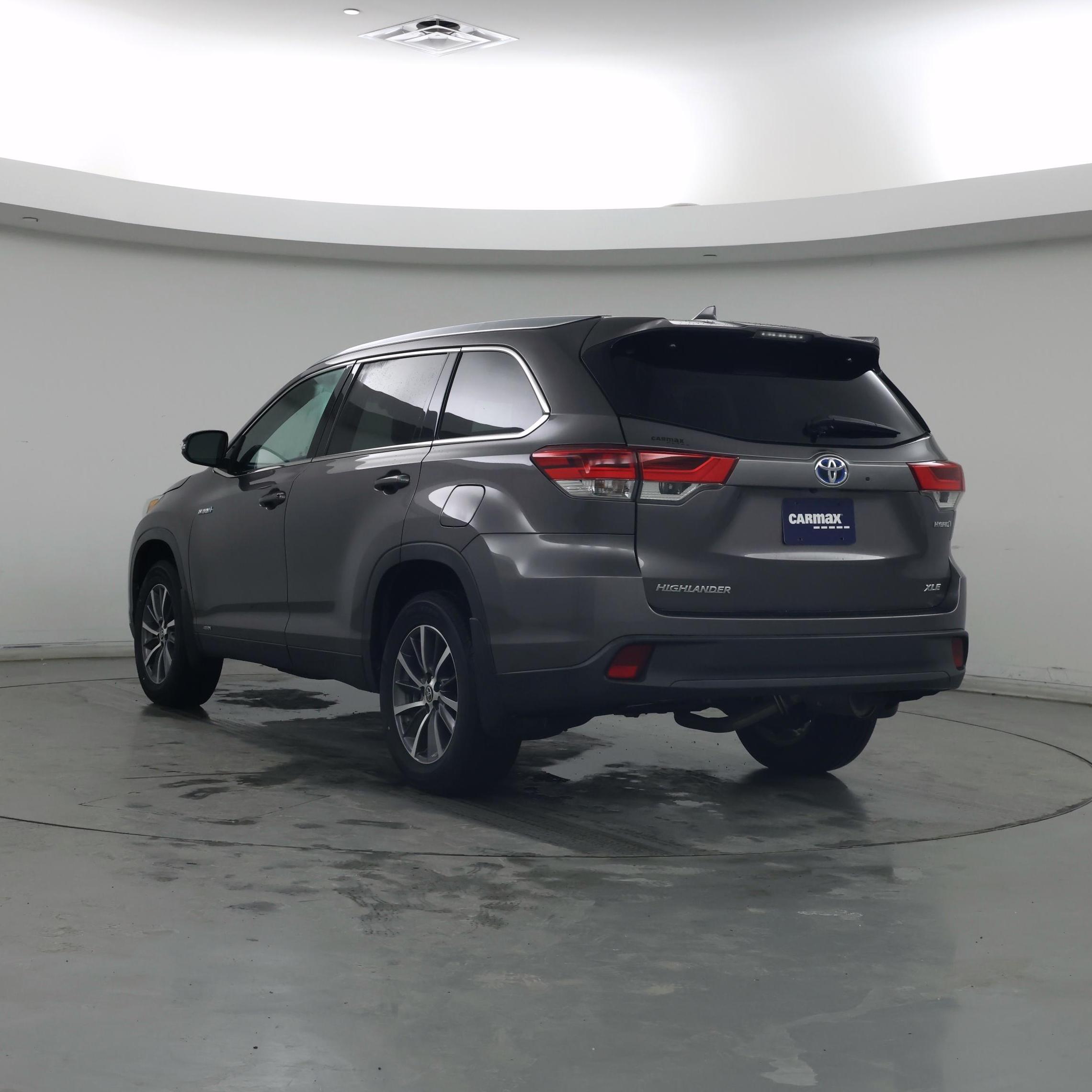 Thumbnail: 2019 Toyota Highlander - 2