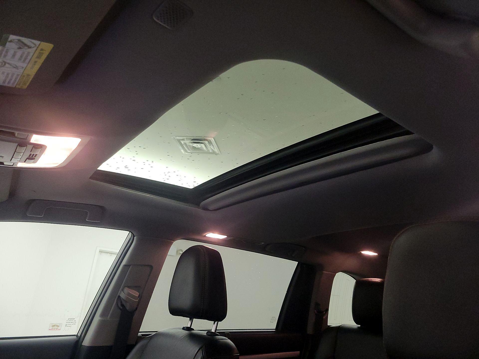 Thumbnail: 2019 Toyota Highlander - 20