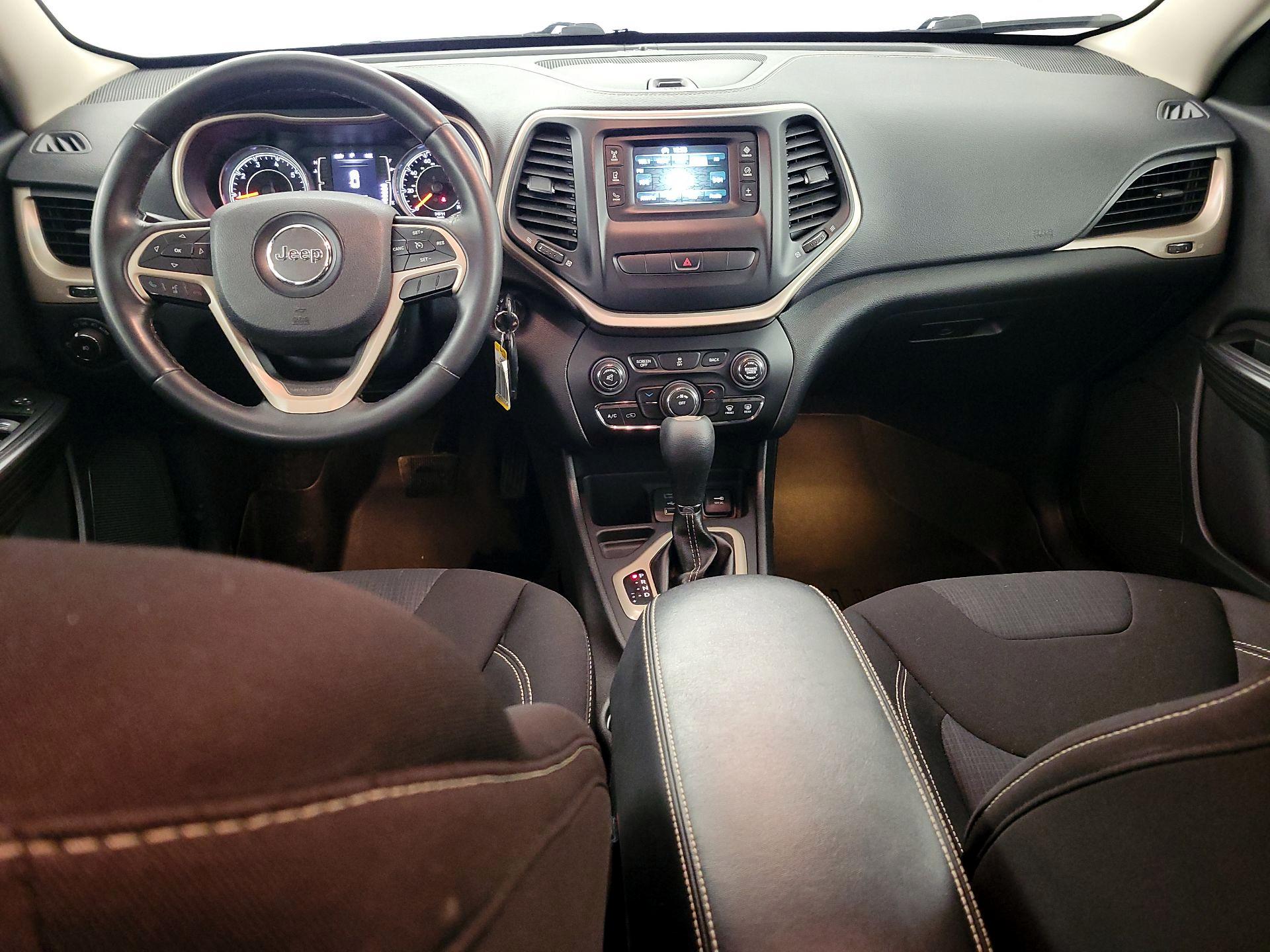 Thumbnail: 2015 Jeep Cherokee - 9