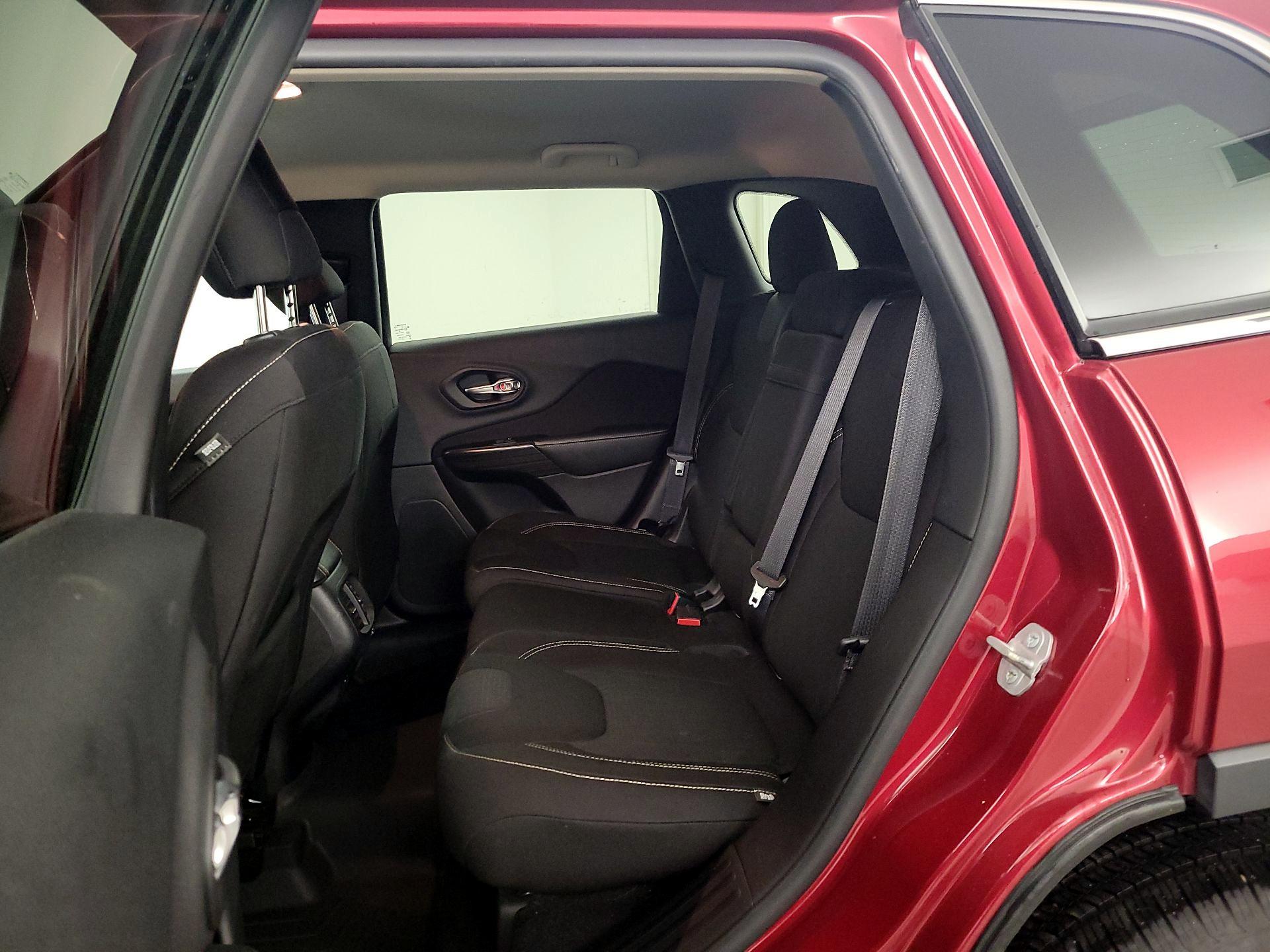 Thumbnail: 2015 Jeep Cherokee - 20