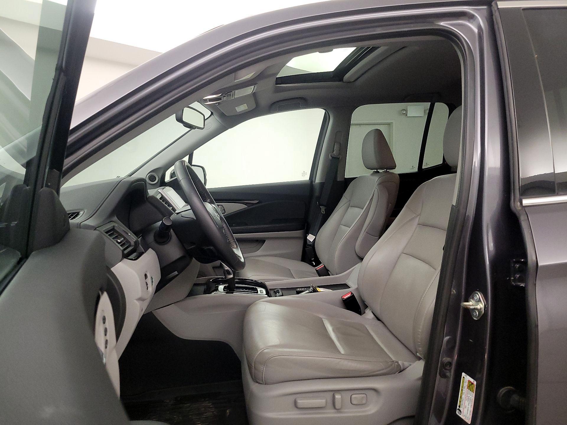 Thumbnail: 2017 Honda Ridgeline - 11