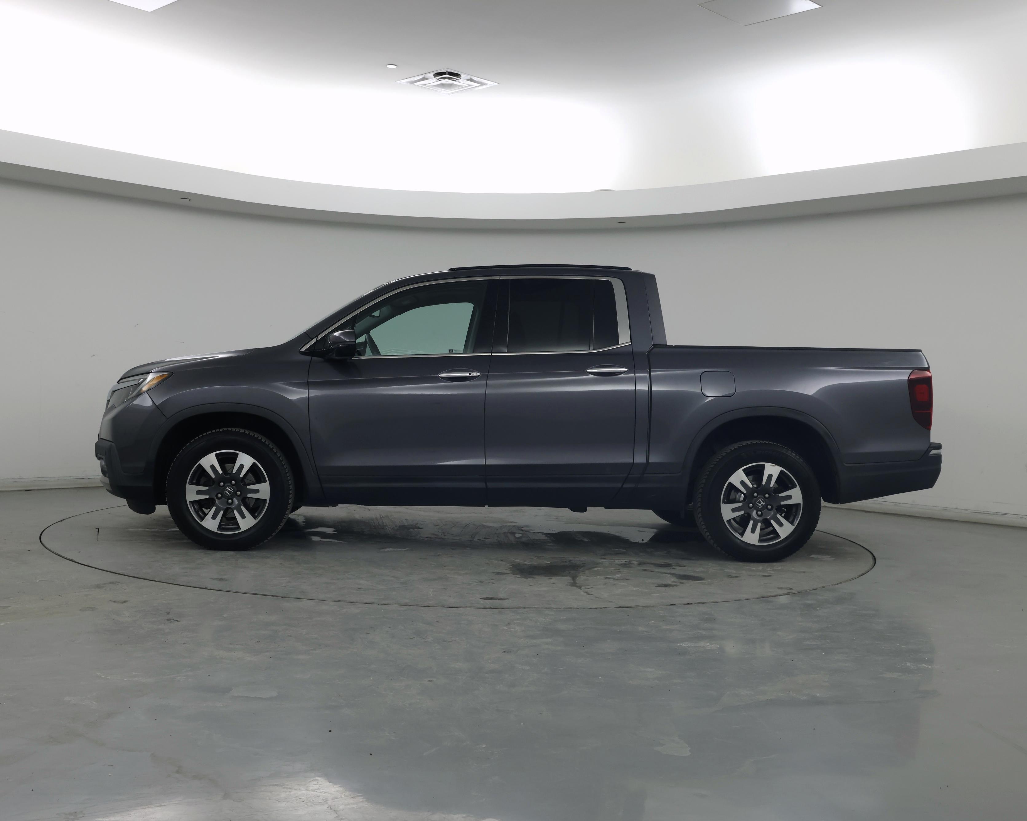 Thumbnail: 2017 Honda Ridgeline - 3