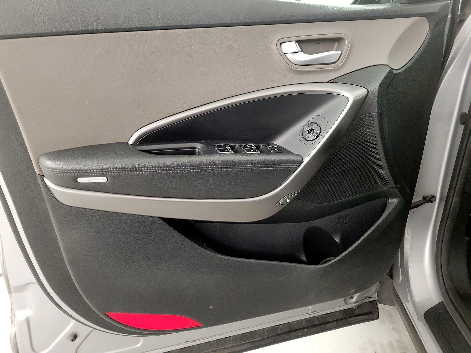 Thumbnail: 2017 Hyundai Santa Fe - 12