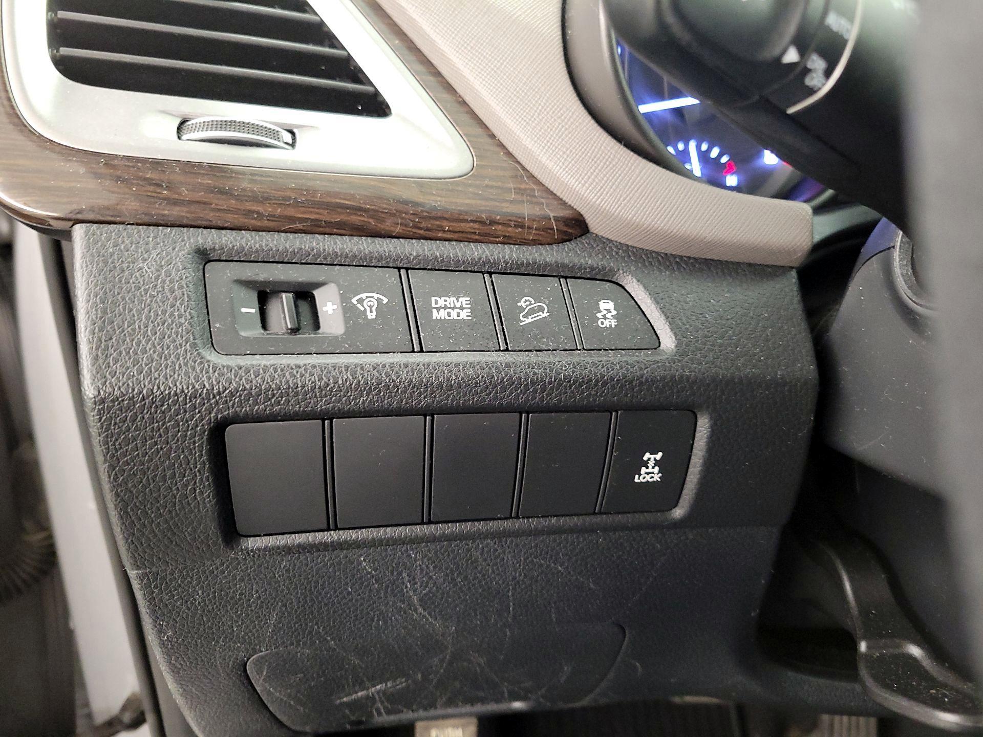 Thumbnail: 2017 Hyundai Santa Fe - 13