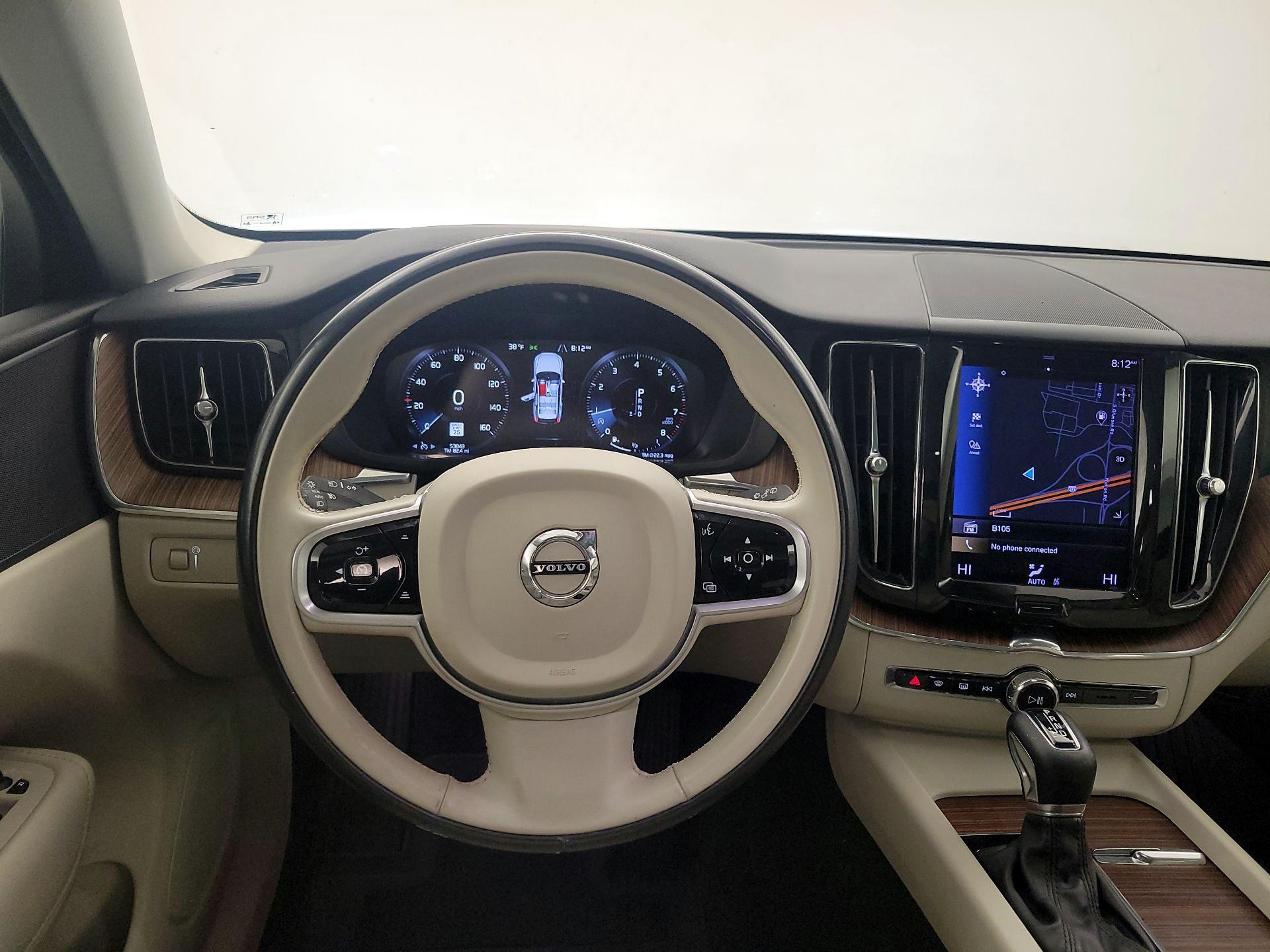 Thumbnail: 2021 Volvo XC60 - 10