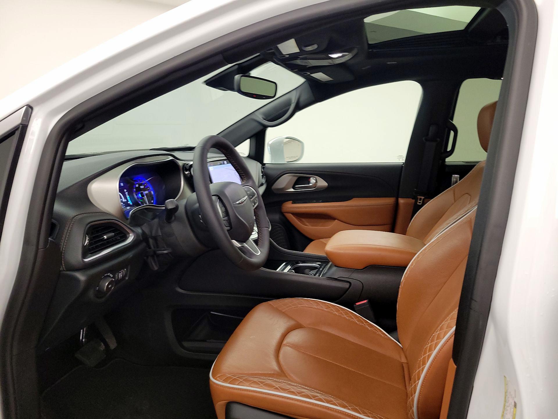 Thumbnail: 2024 Chrysler Pacifica - 11