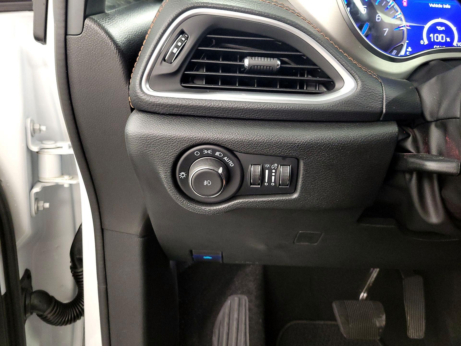 Thumbnail: 2024 Chrysler Pacifica - 13