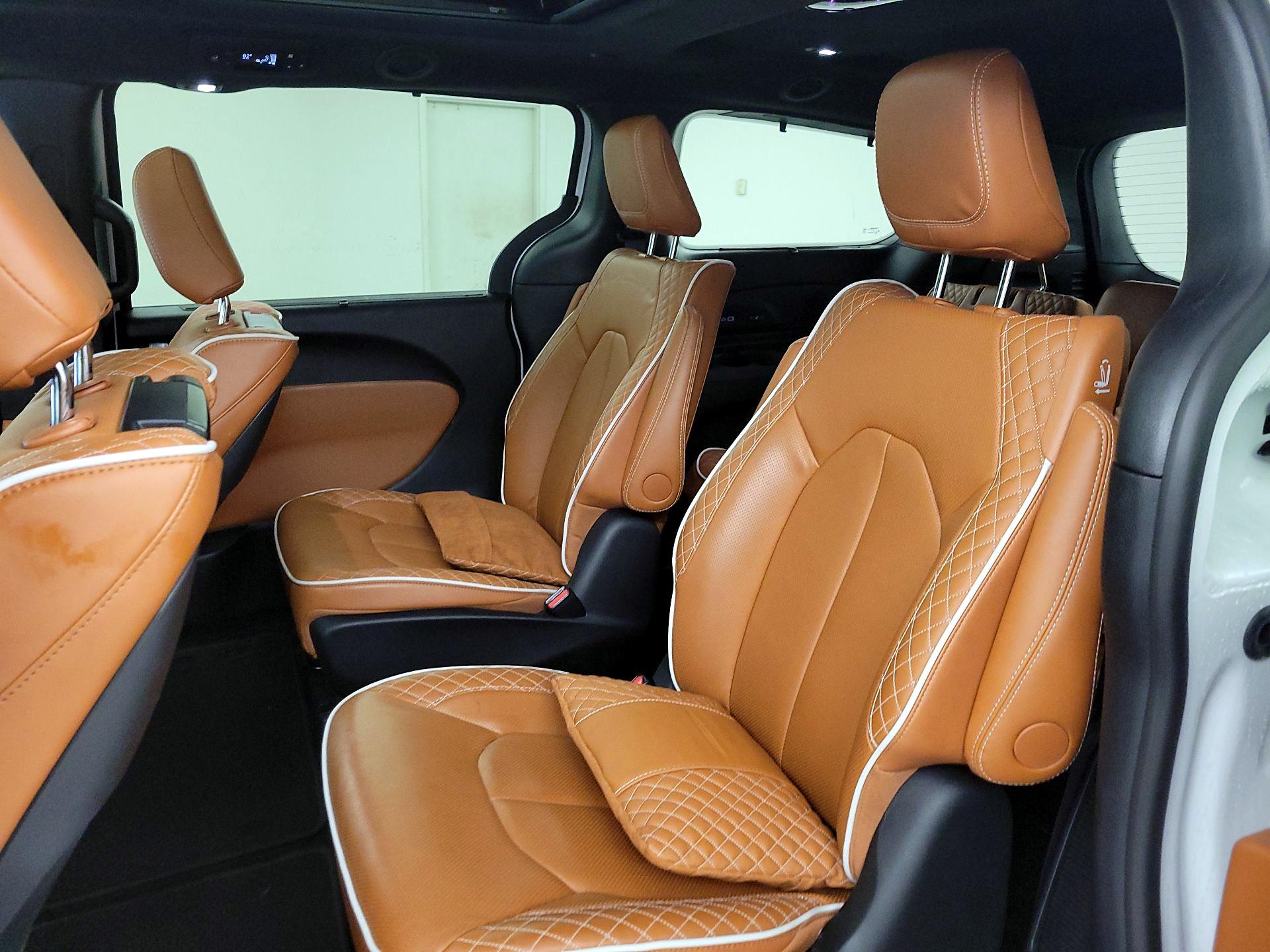 Thumbnail: 2024 Chrysler Pacifica - 20