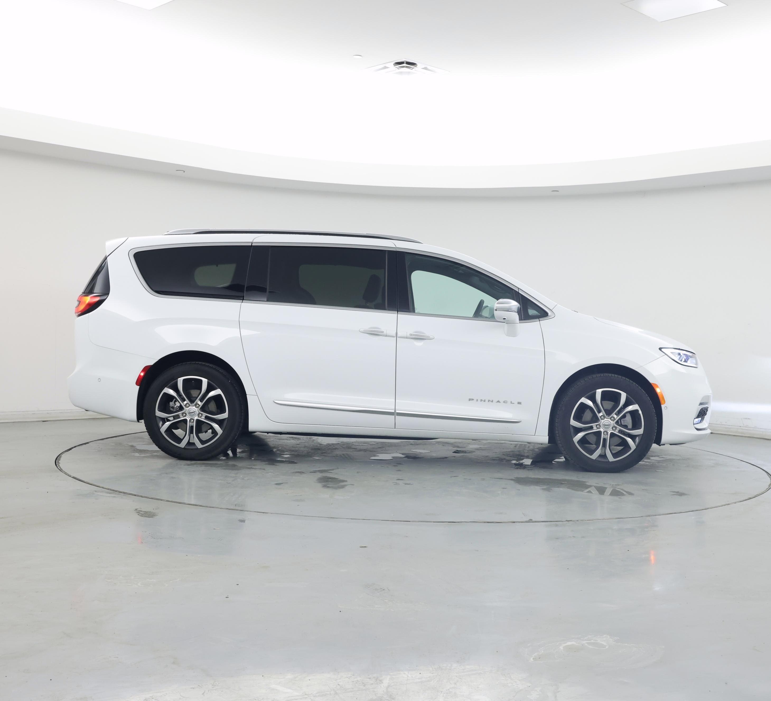 Thumbnail: 2024 Chrysler Pacifica - 7