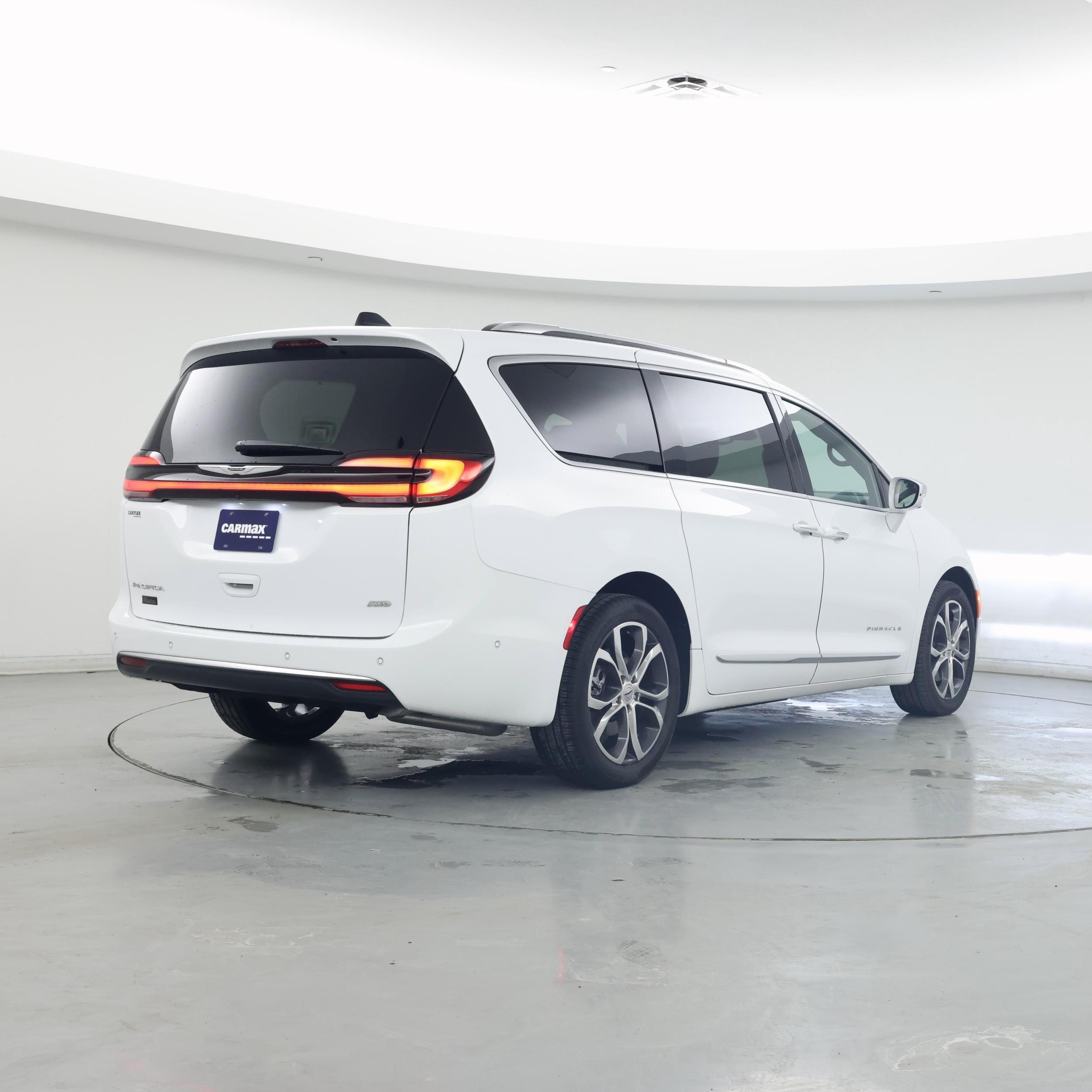 Thumbnail: 2024 Chrysler Pacifica - 8