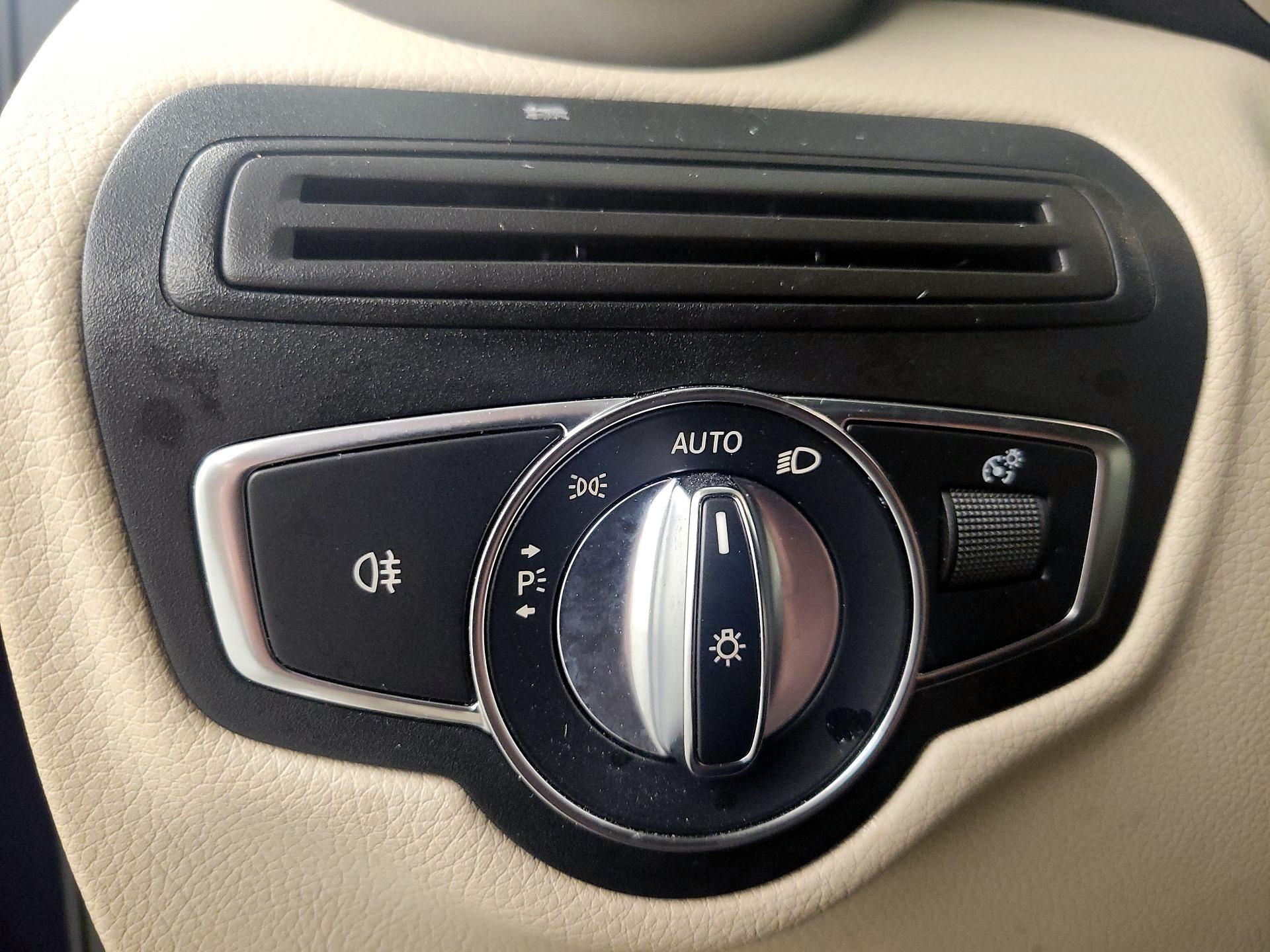 Thumbnail: 2018 Mercedes-Benz GLC - 13