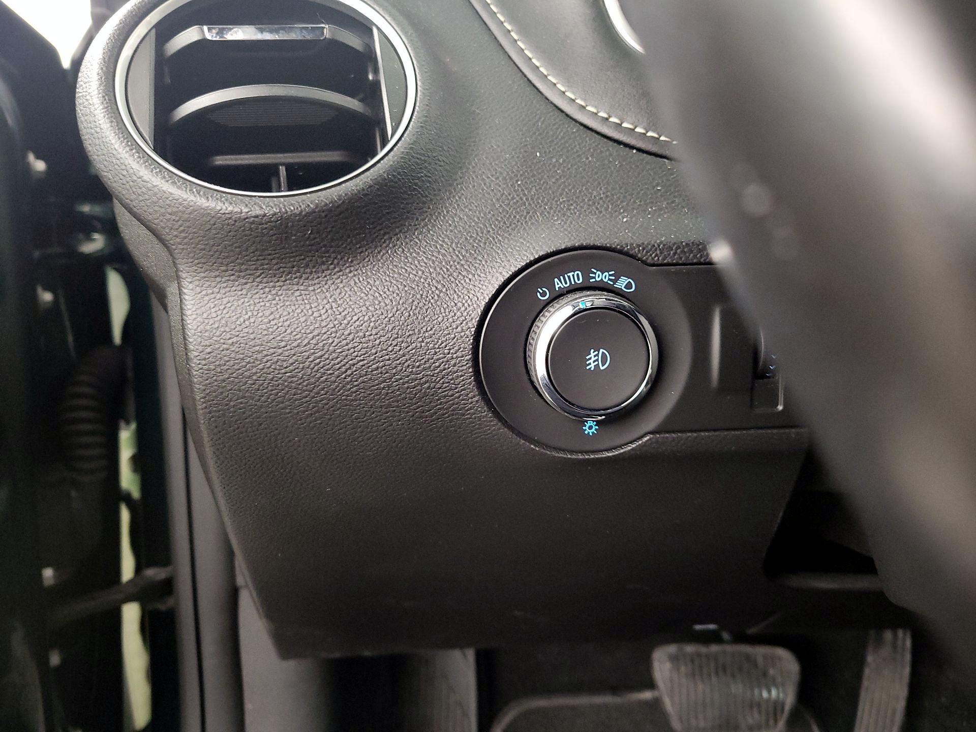 Thumbnail: 2015 Chevrolet Camaro - 13