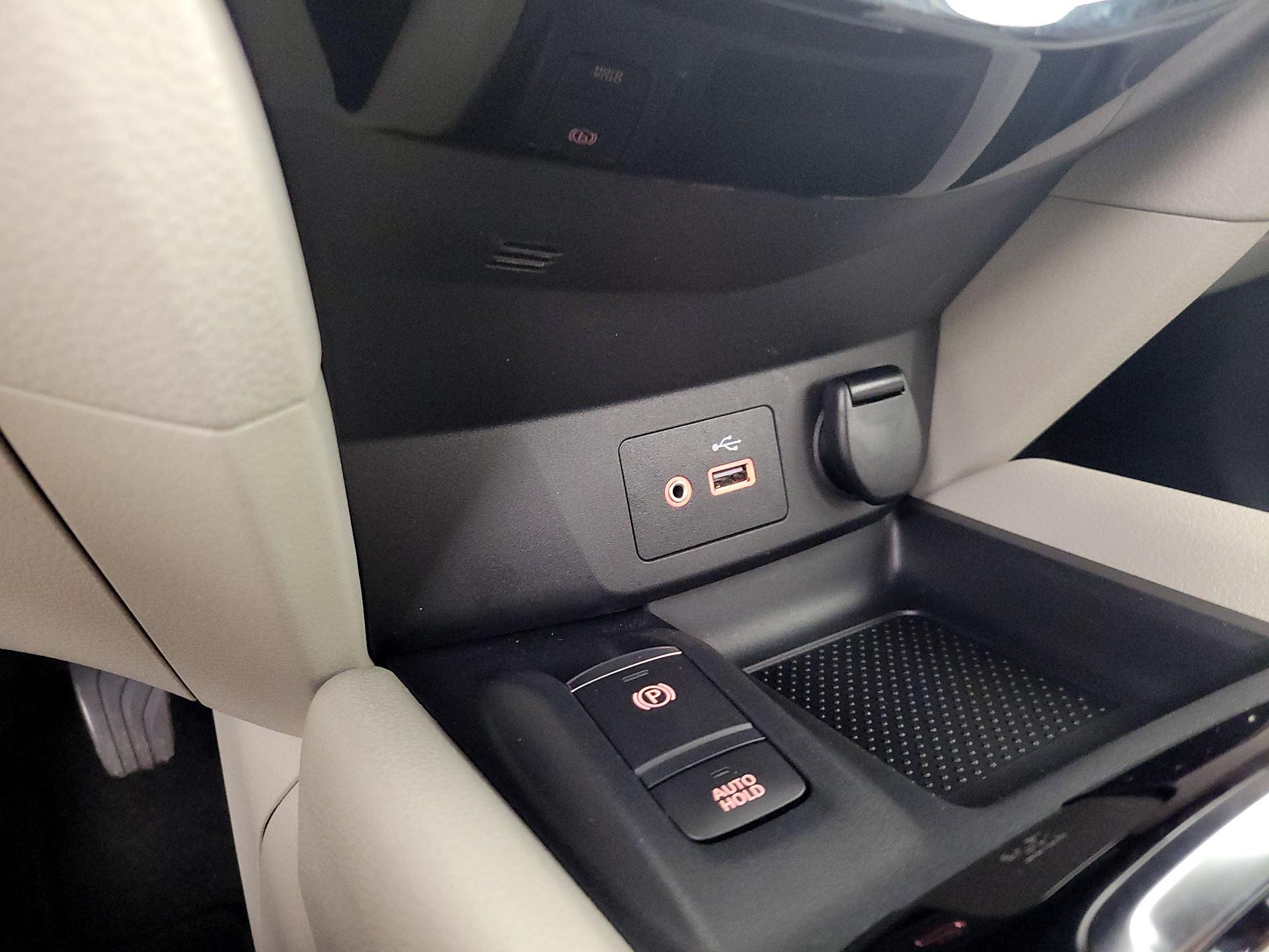 Thumbnail: 2021 Nissan Rogue Sport - 18