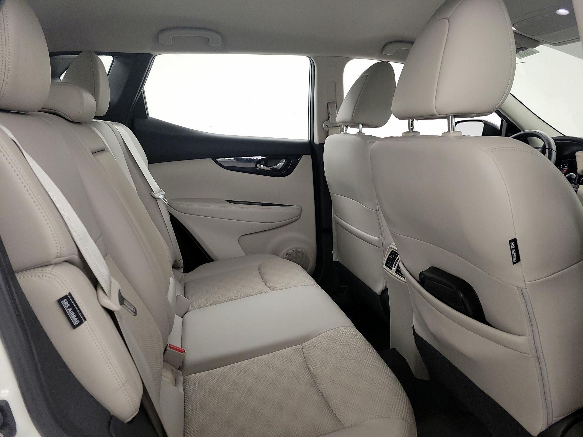 Thumbnail: 2021 Nissan Rogue Sport - 19