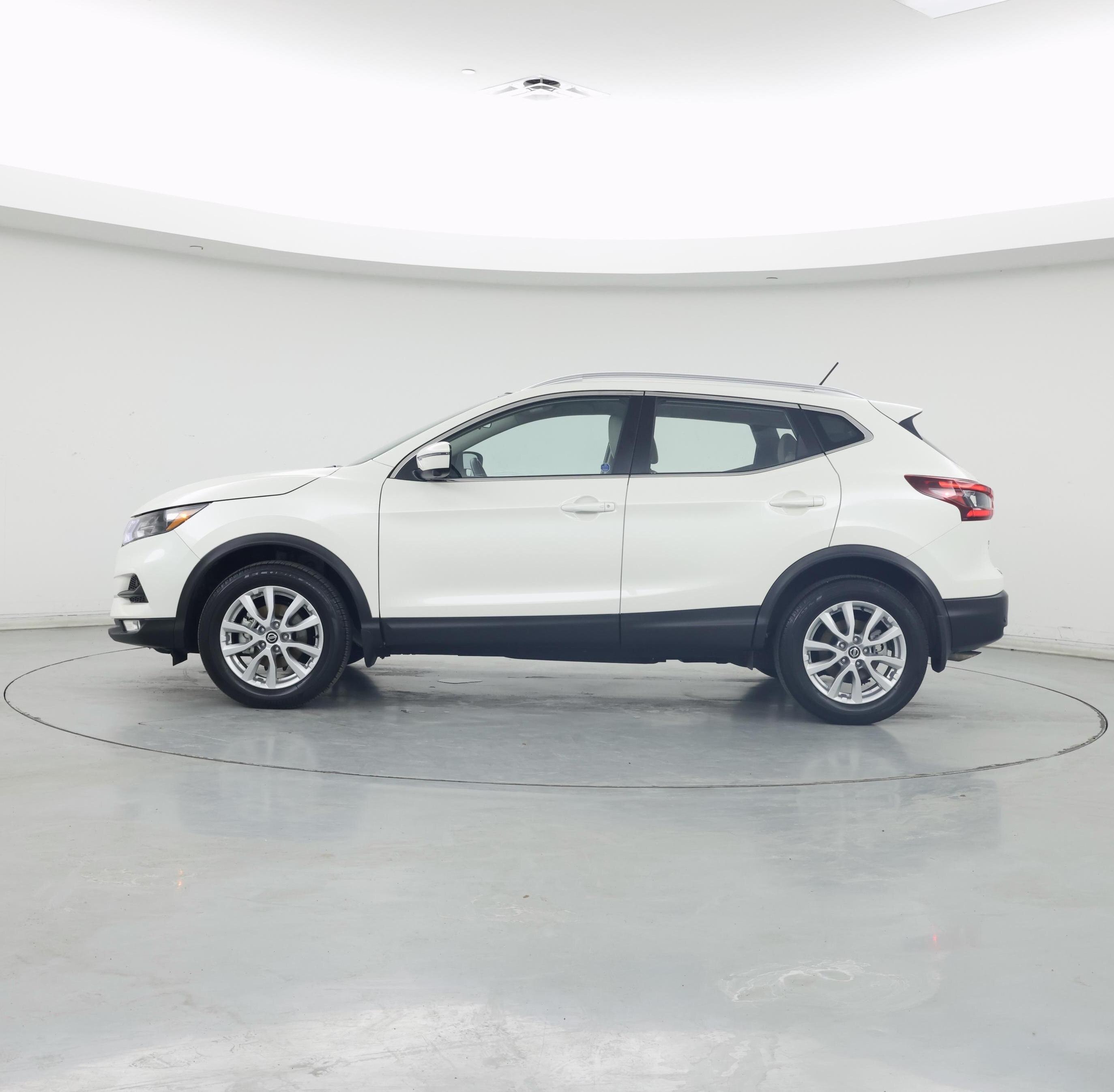 Thumbnail: 2021 Nissan Rogue Sport - 3