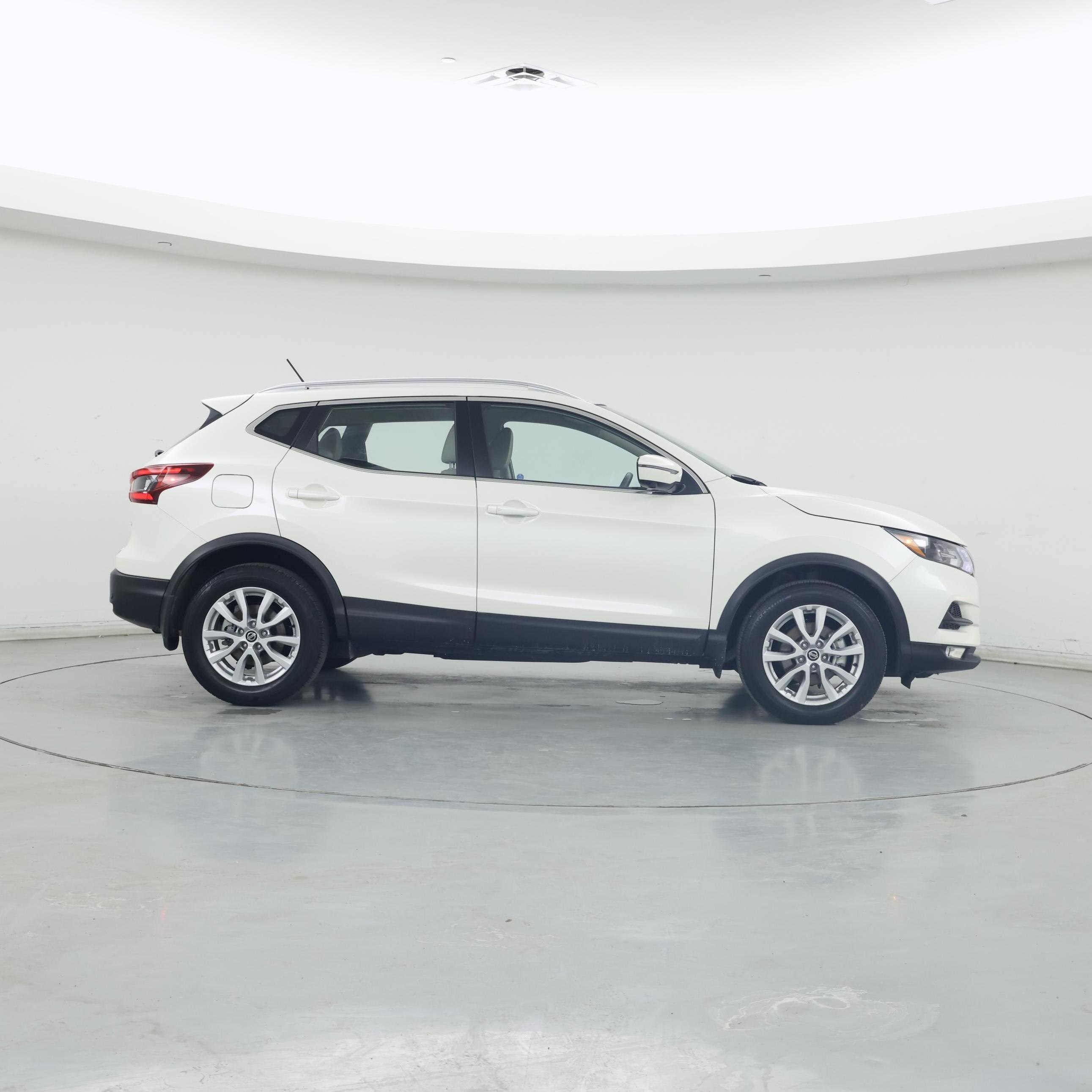 Thumbnail: 2021 Nissan Rogue Sport - 7