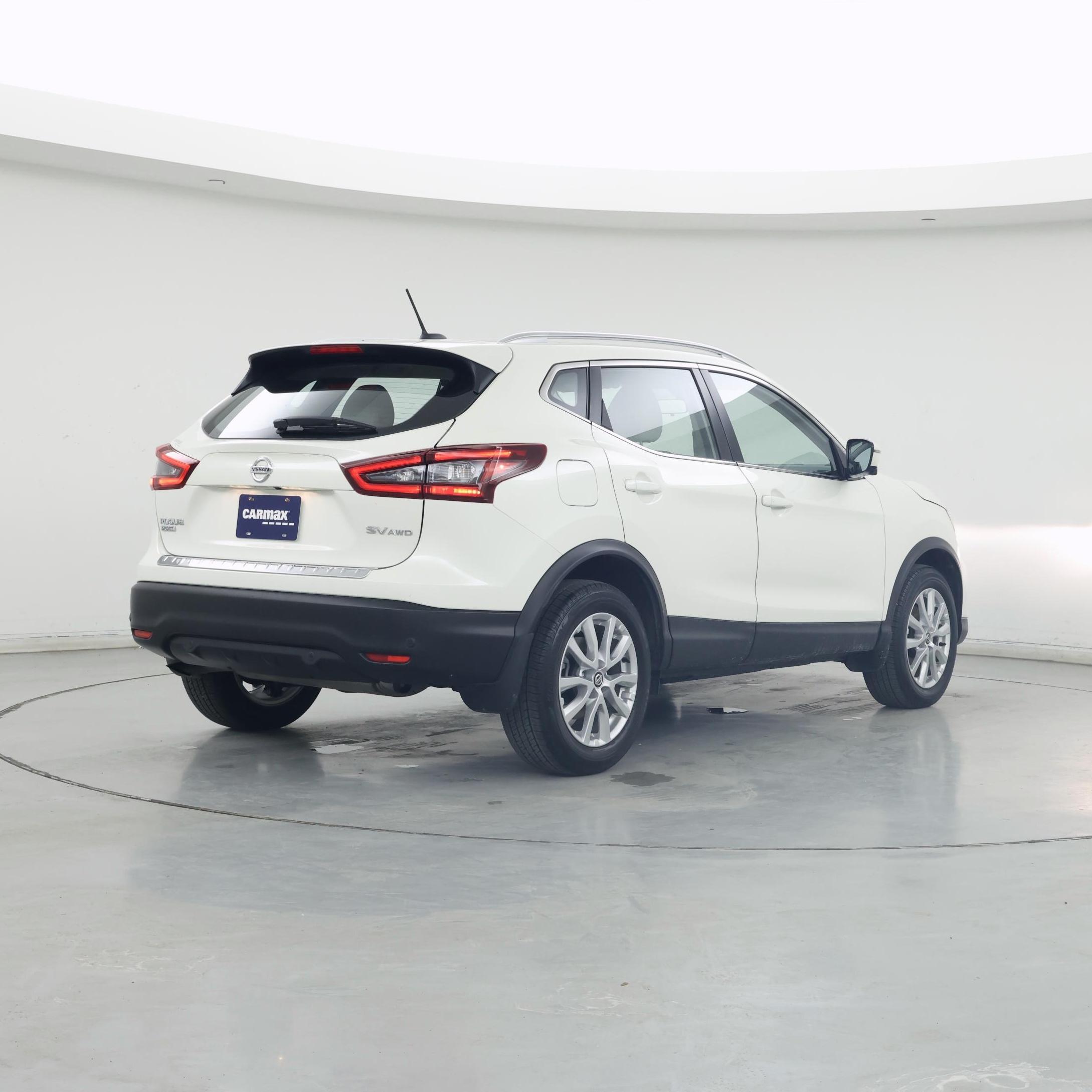 Thumbnail: 2021 Nissan Rogue Sport - 8