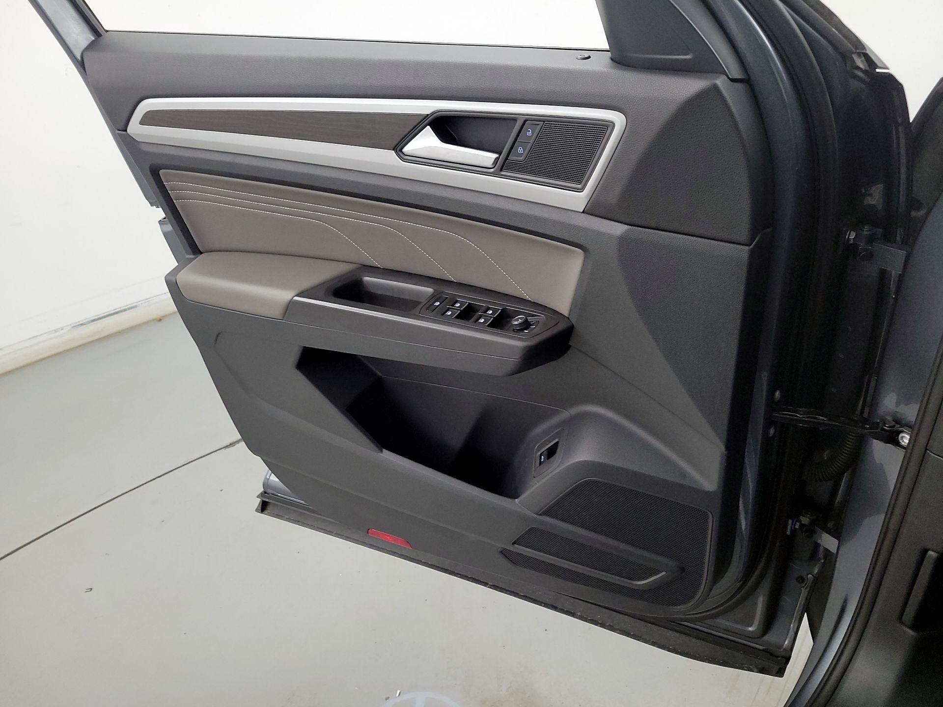 Thumbnail: 2022 Volkswagen Atlas - 12