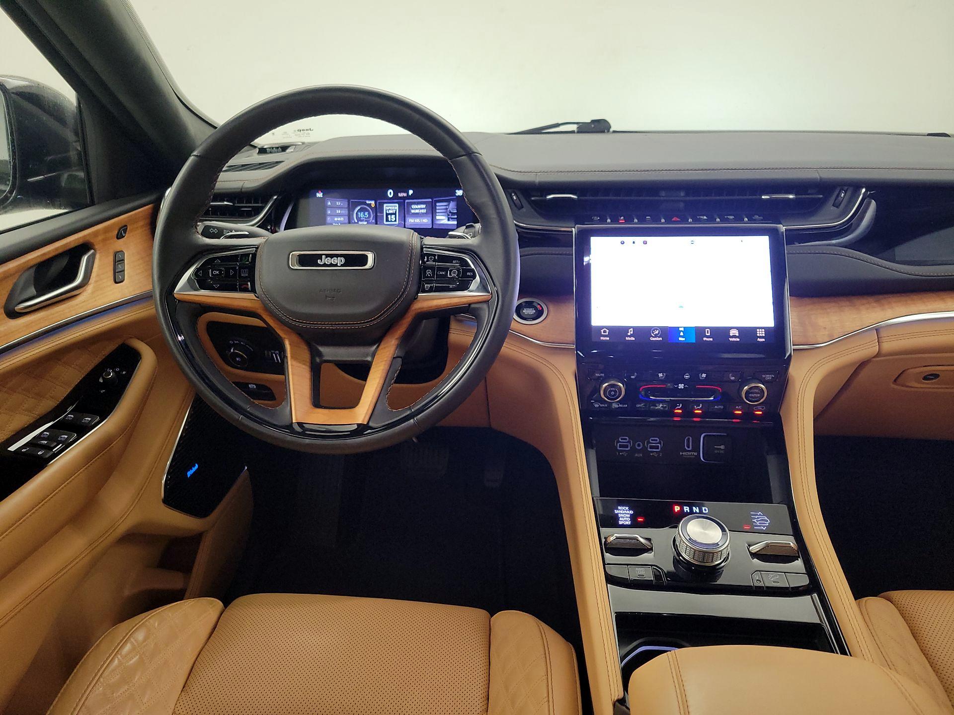 Thumbnail: 2023 Jeep Grand Cherokee - 10