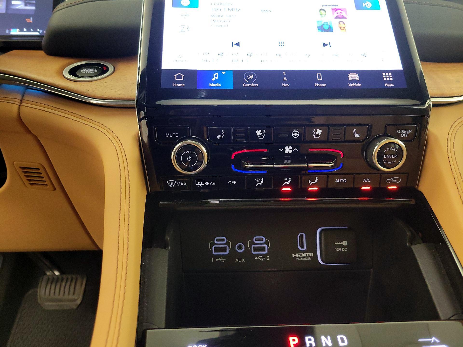 Thumbnail: 2023 Jeep Grand Cherokee - 17