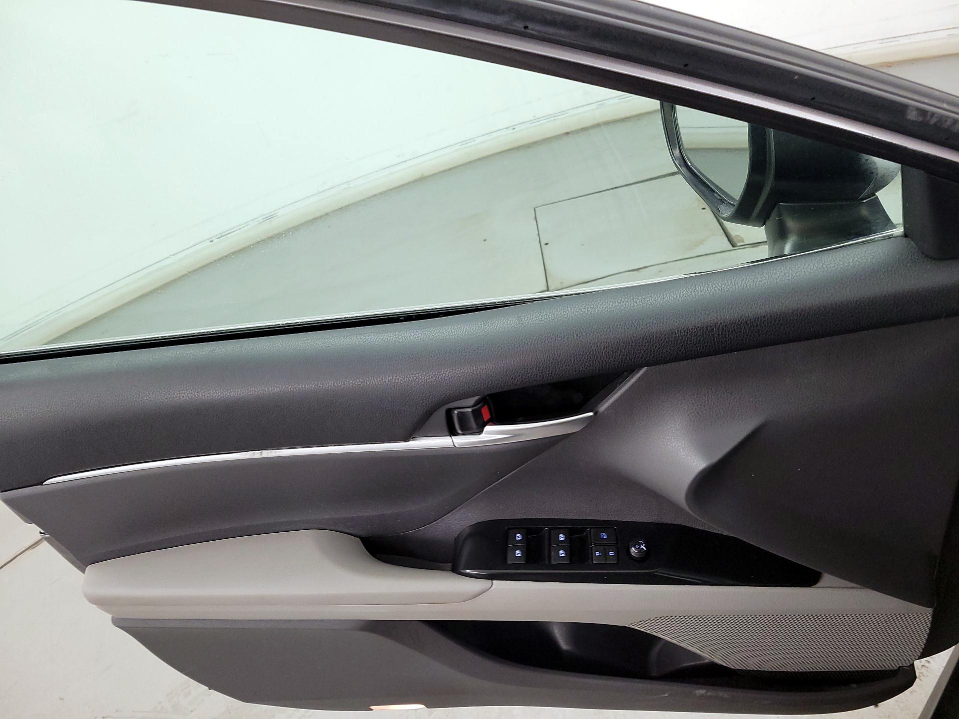 Thumbnail: 2019 Toyota Camry - 12